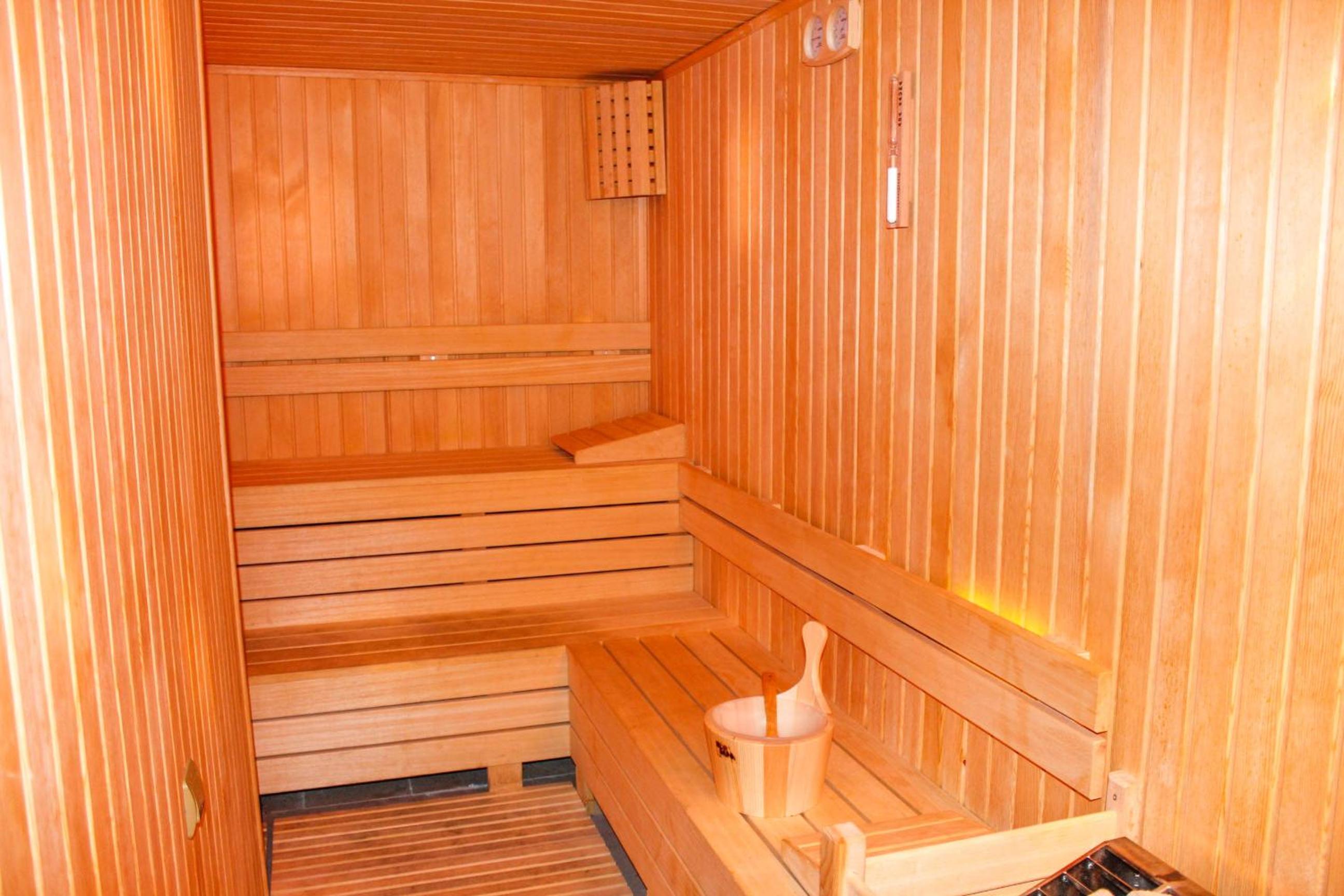 Ark Apart and Suite Hotel - Image 5