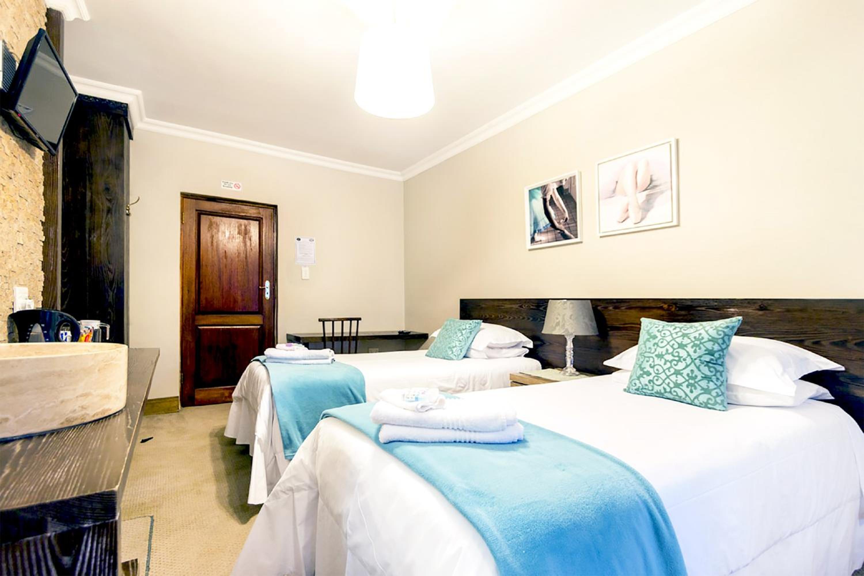 OR Tambo Guest House