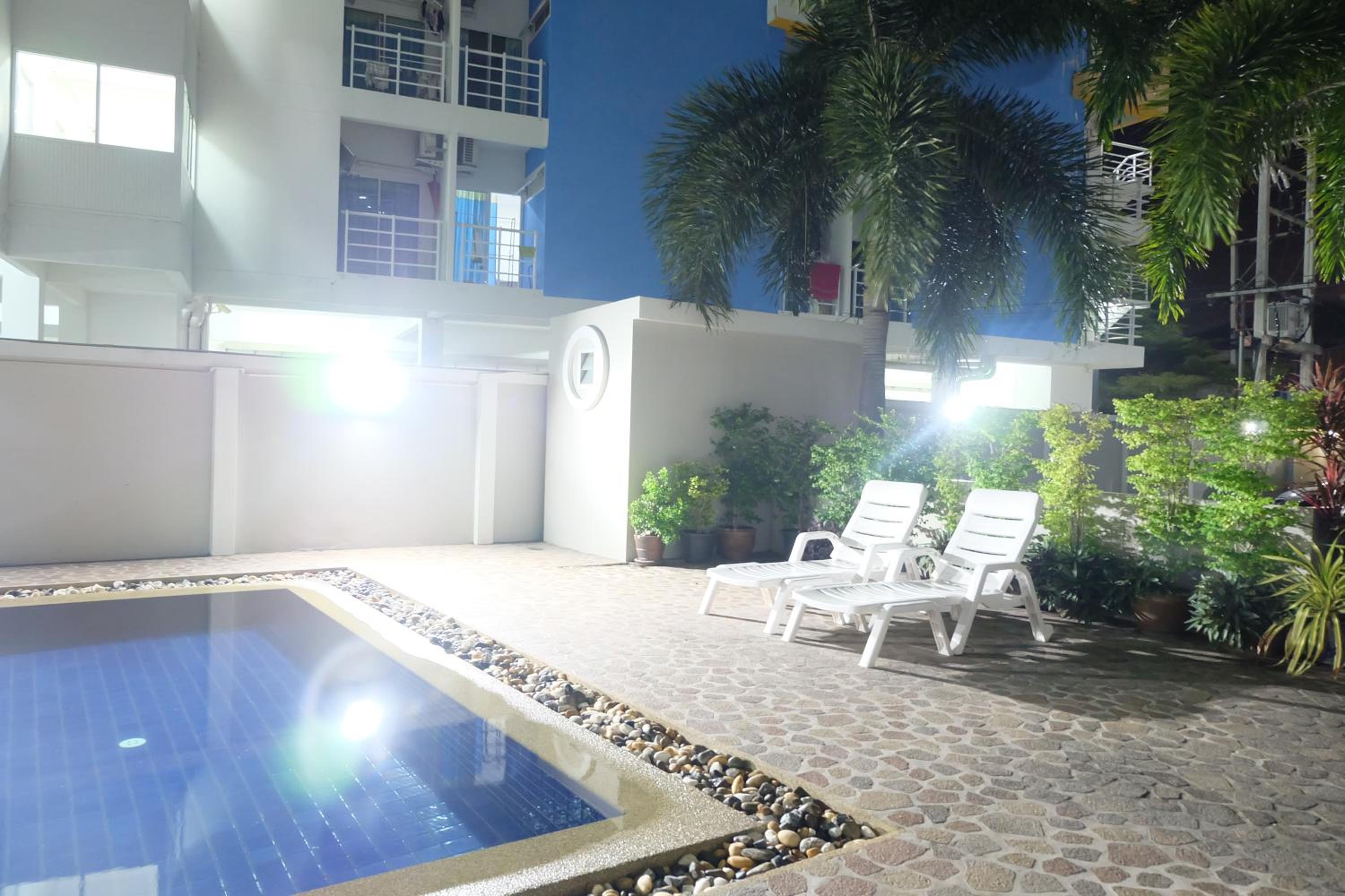 Lomsabai Apartments