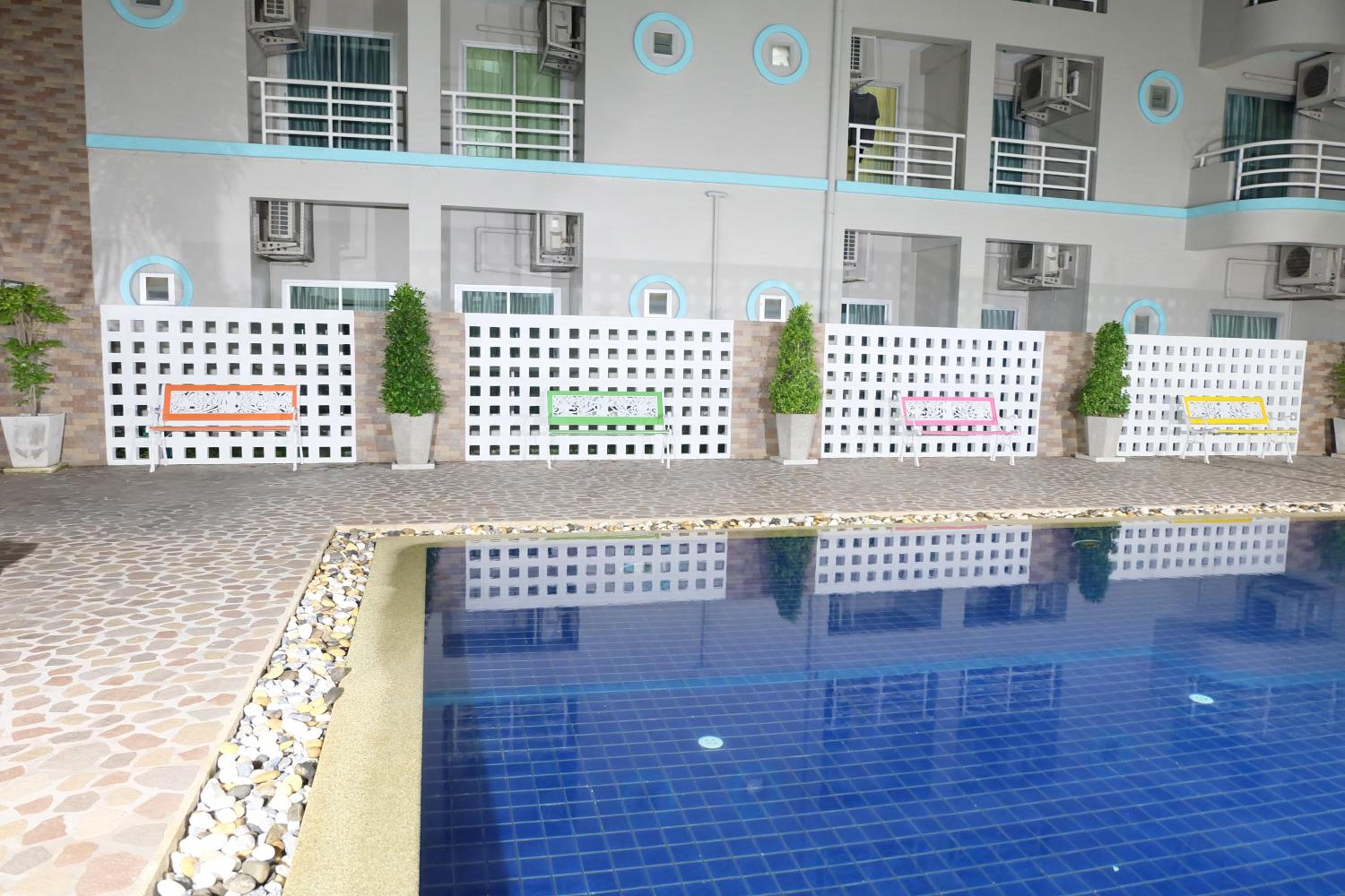 Lomsabai Apartments