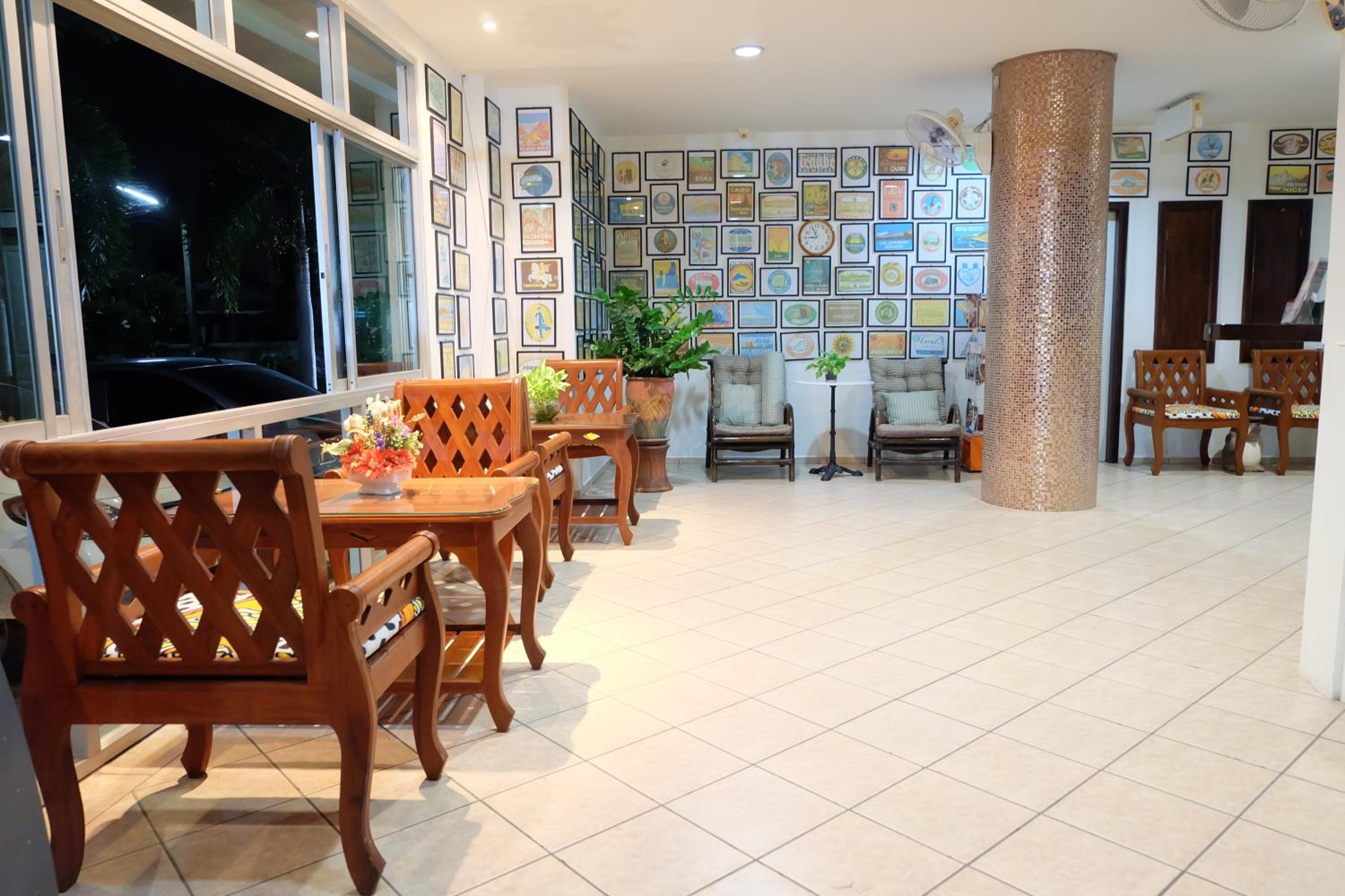 Lomsabai Apartments