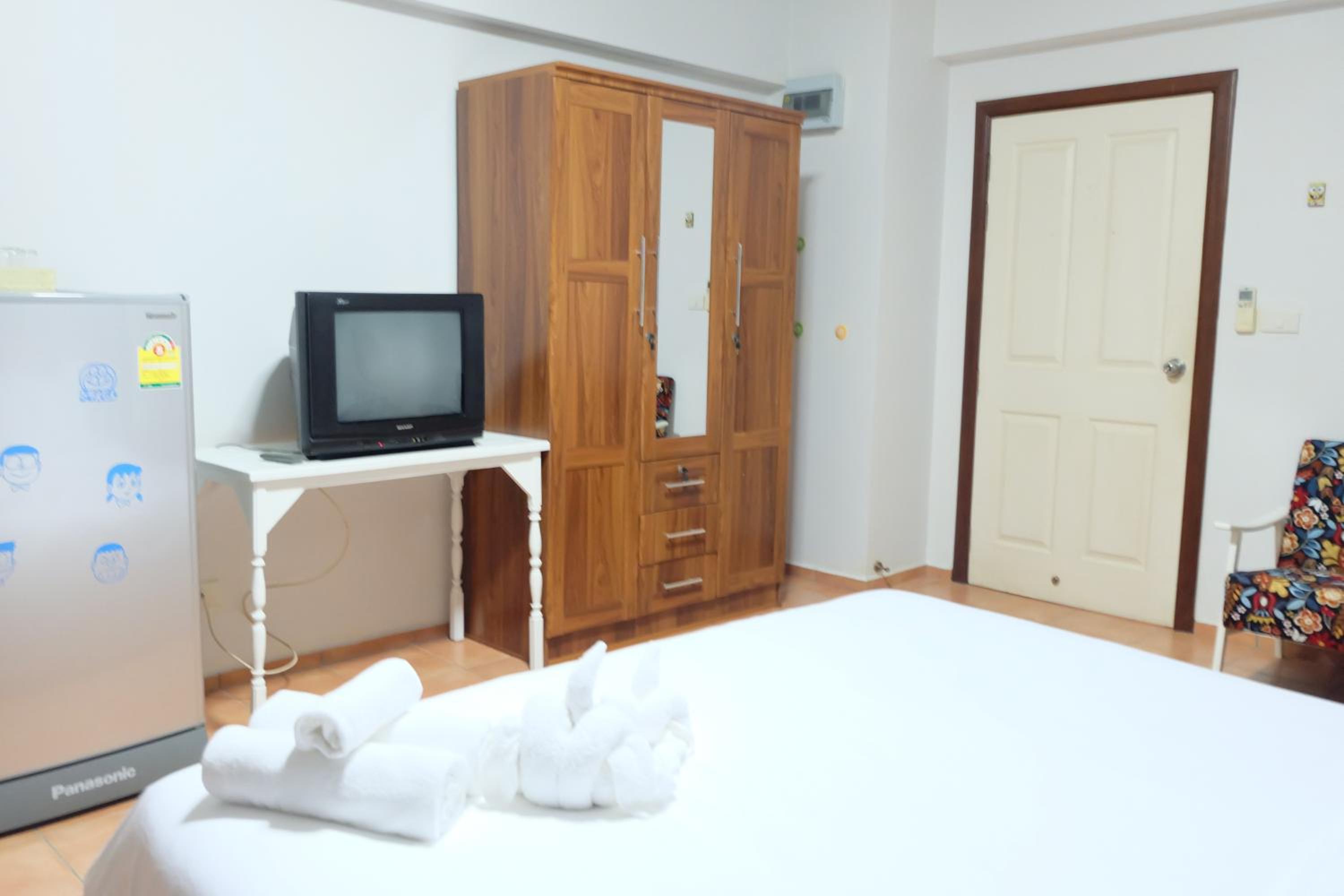 Lomsabai Apartments