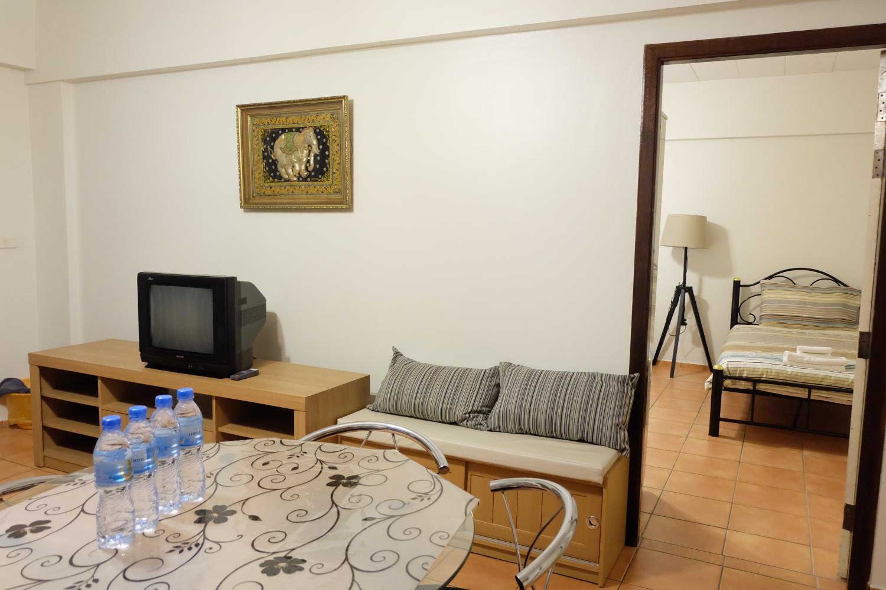 Lomsabai Apartments