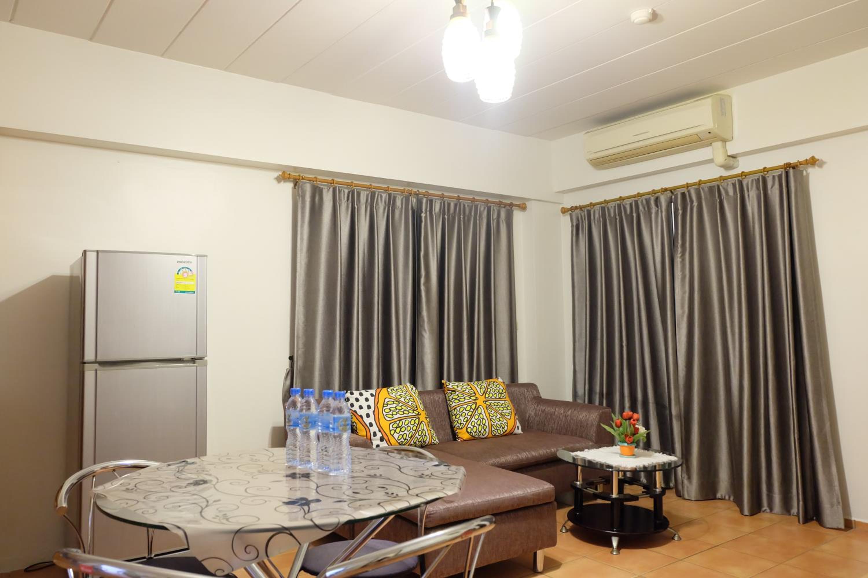 Lomsabai Apartments