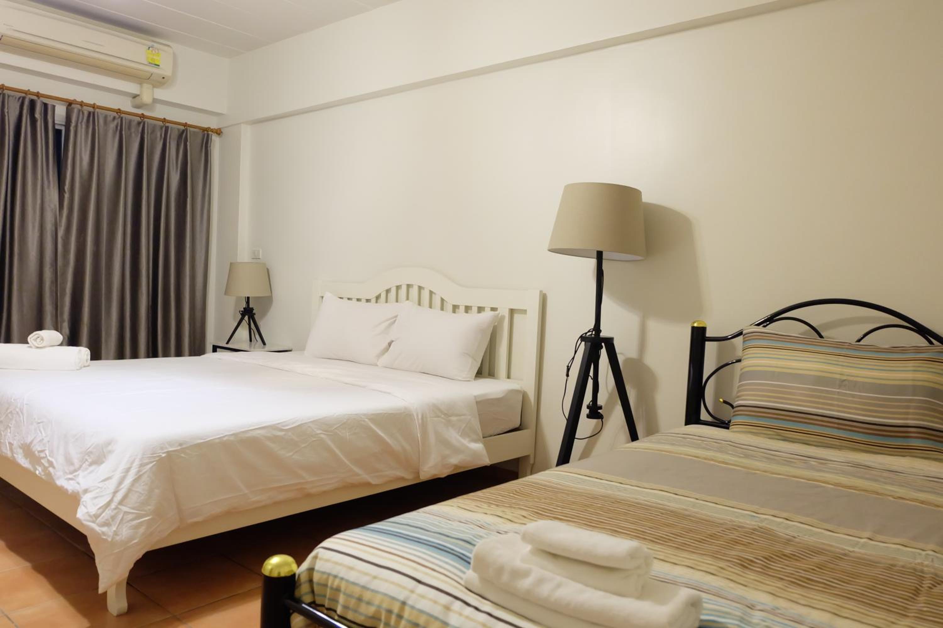 Lomsabai Apartments
