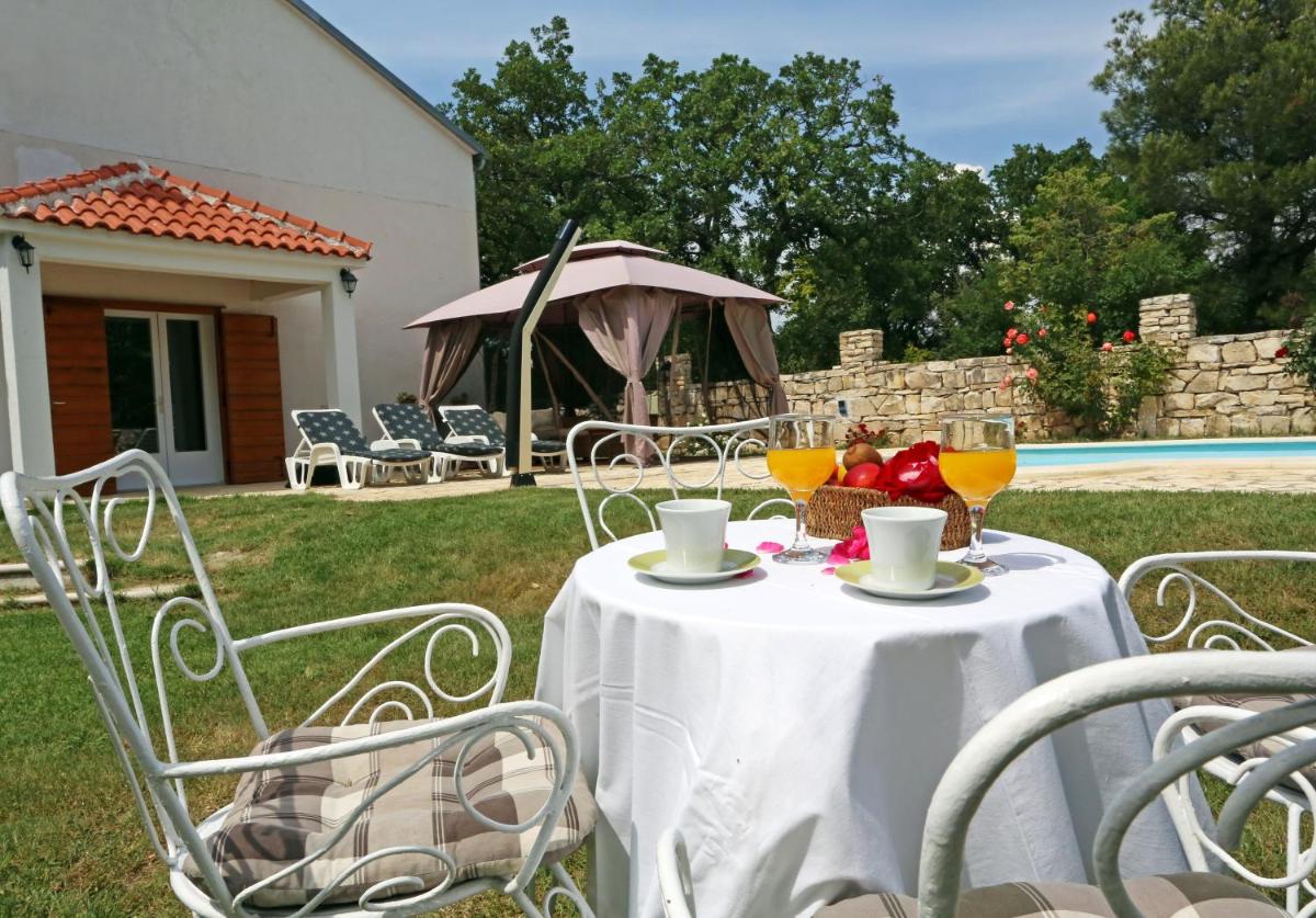 Holiday Home Krka Waterfalls view 5