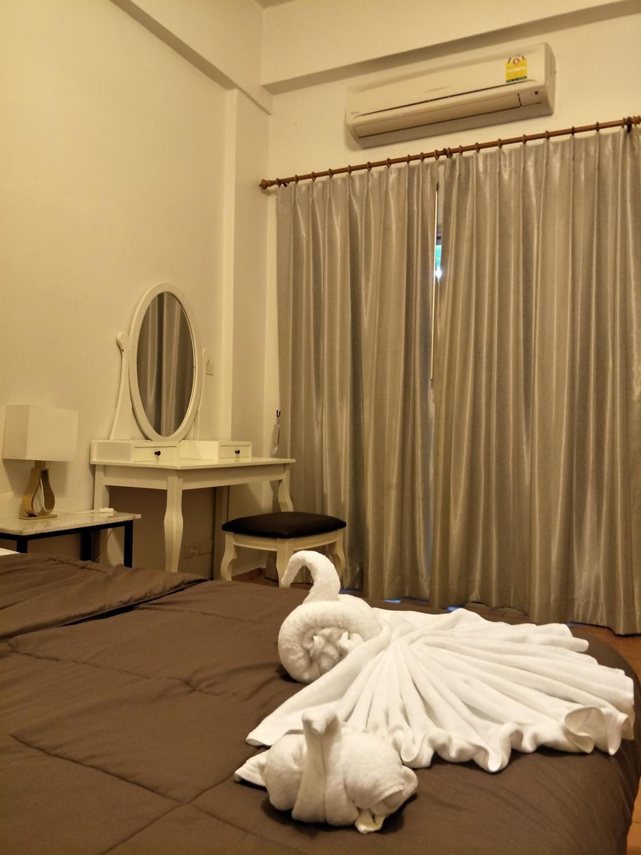Lomsabai Apartments