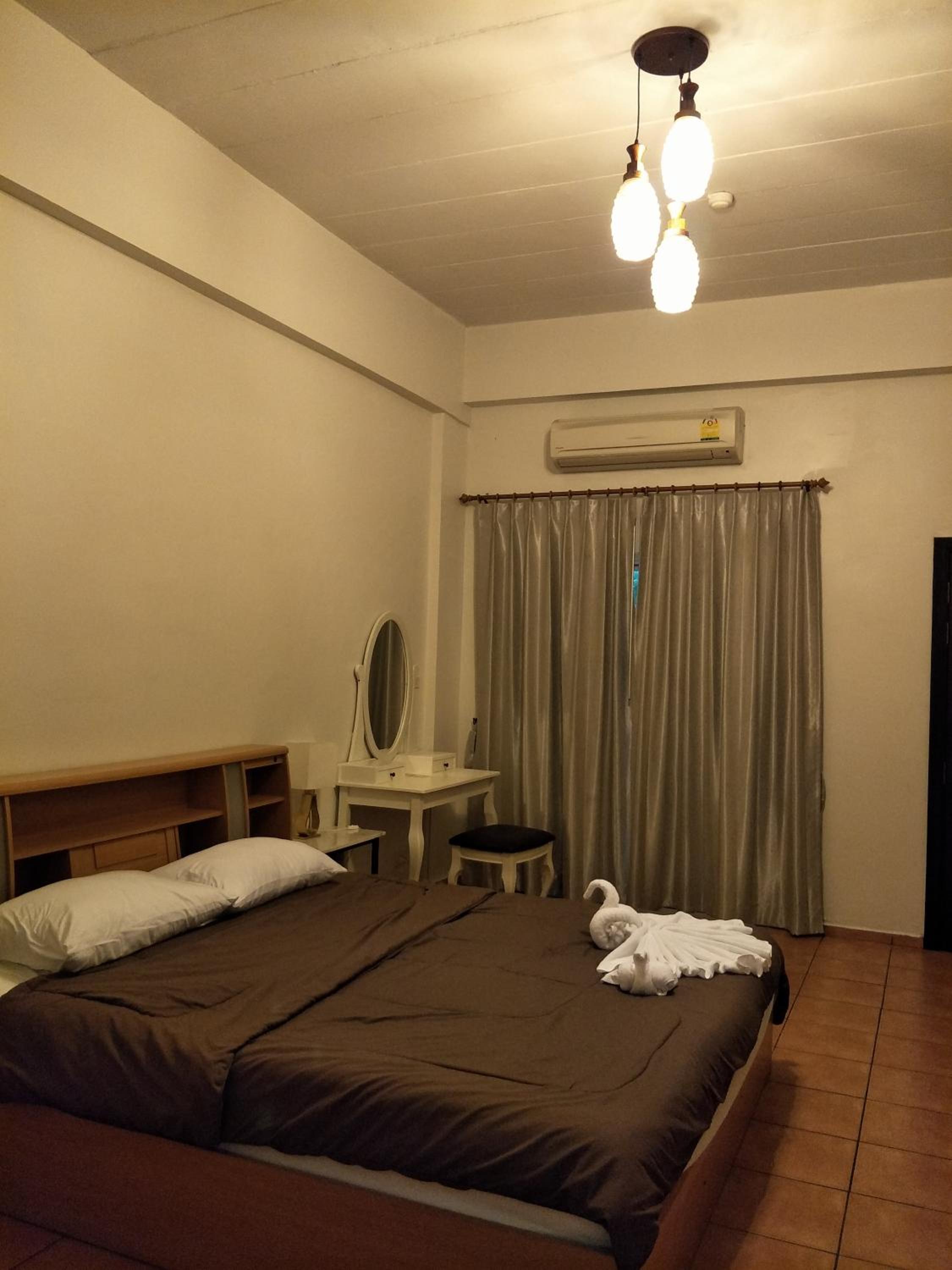 Lomsabai Apartments