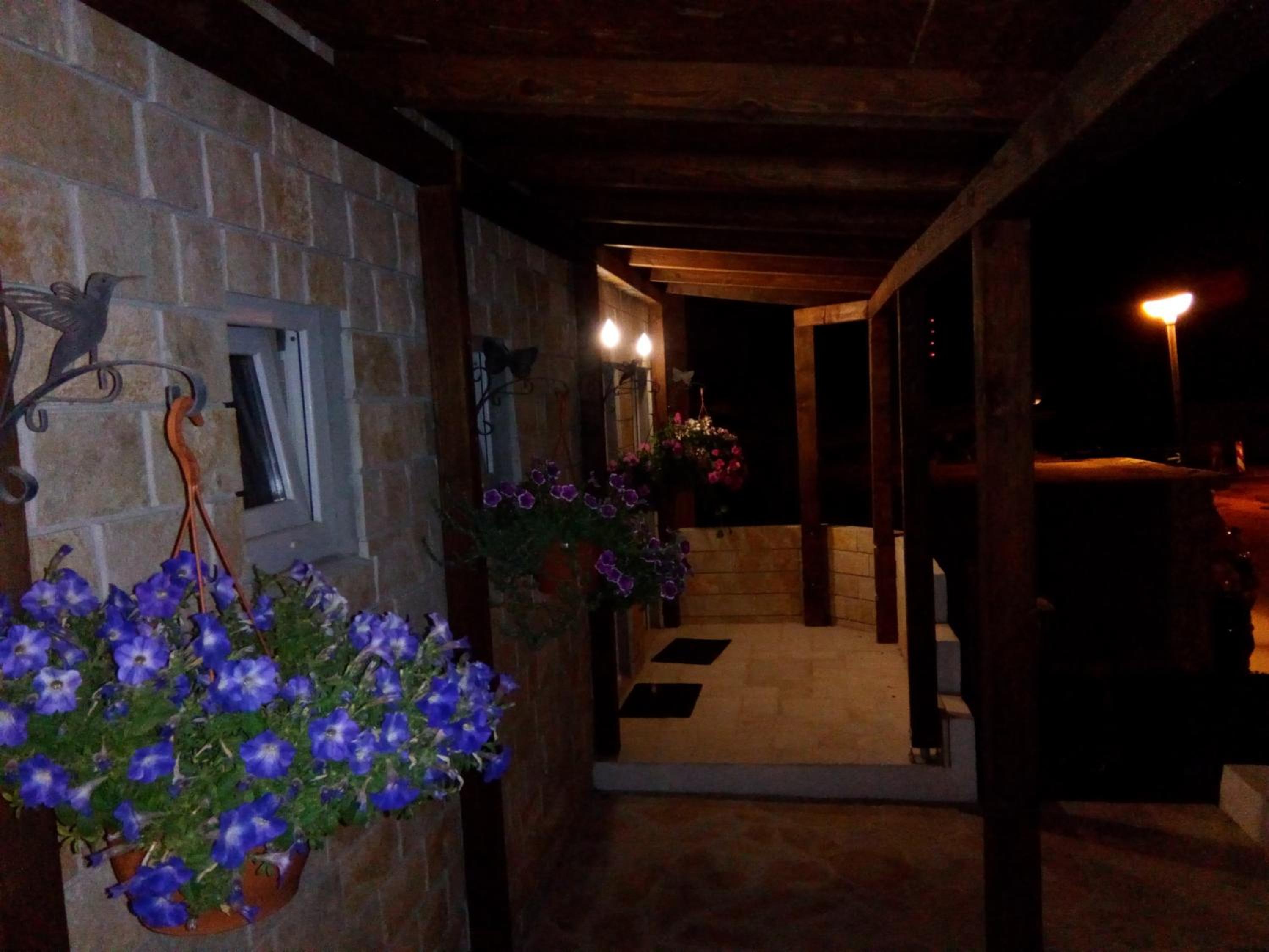 Photo 33