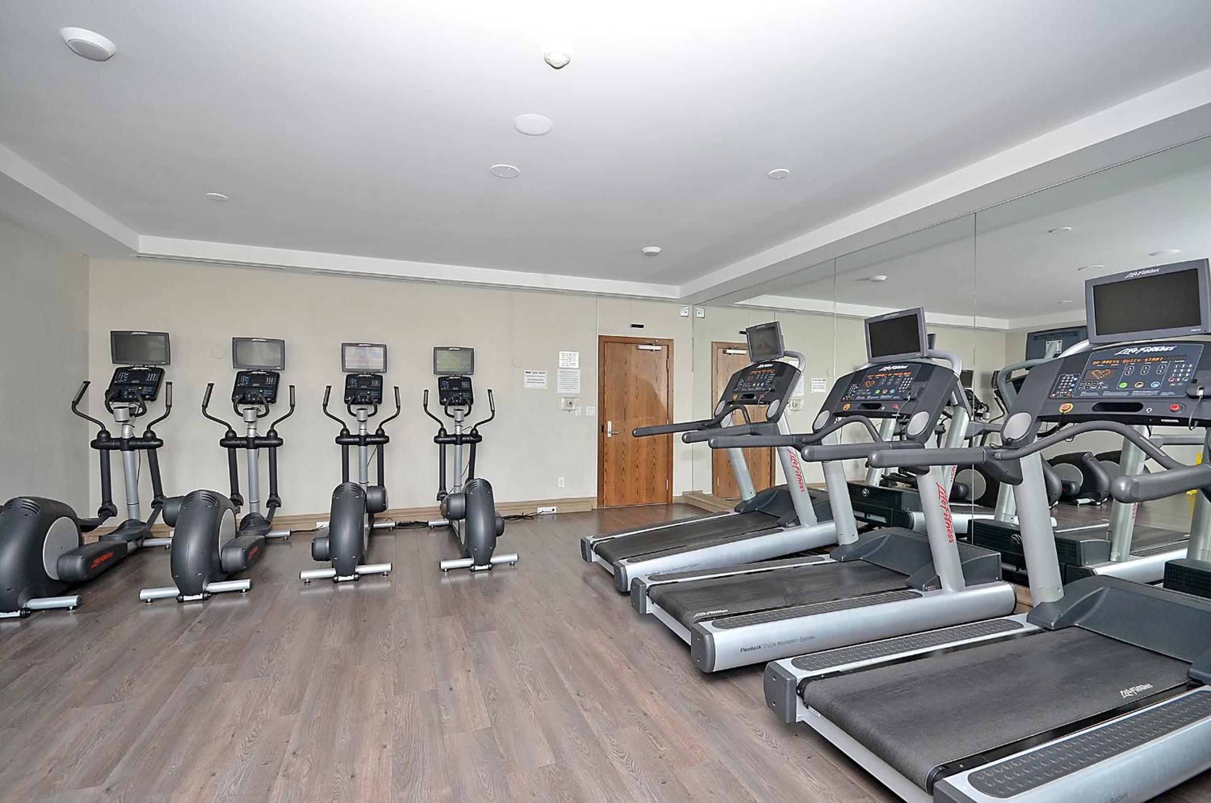 Royal Stays Furnished Apartments - Square One
