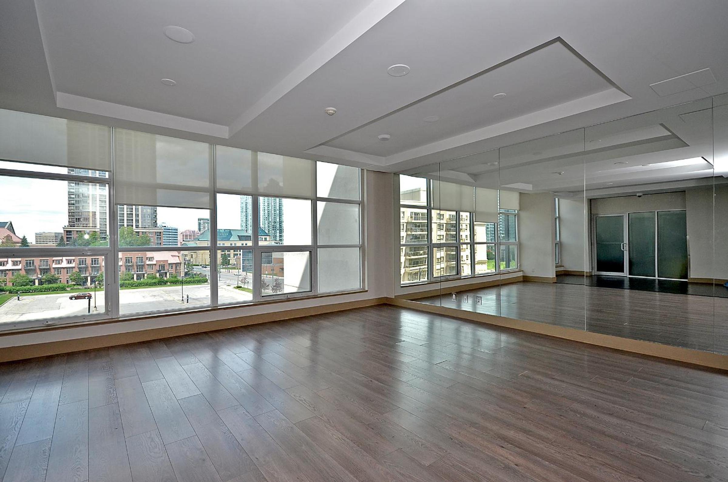 Royal Stays Furnished Apartments - Square One