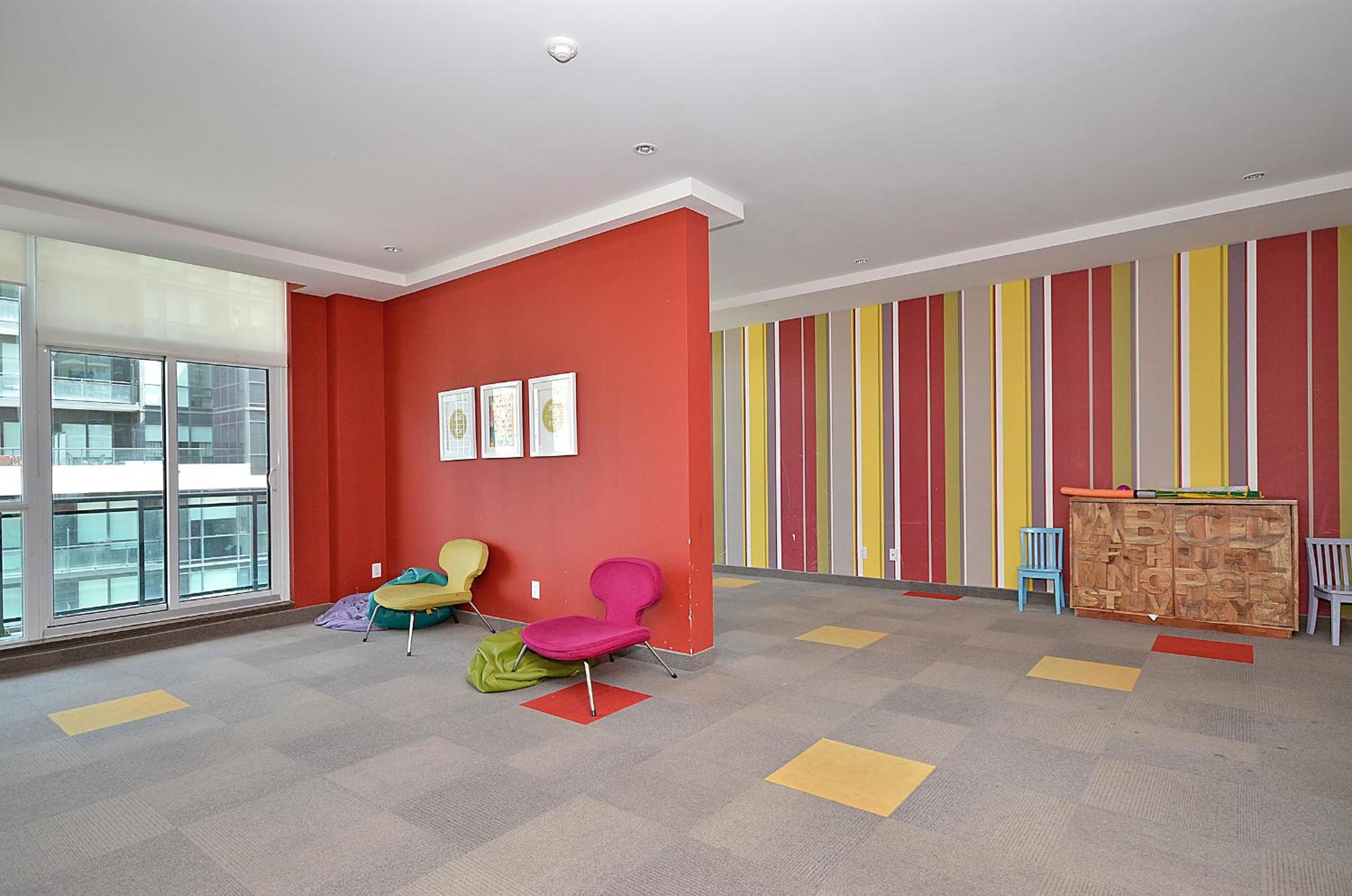 Royal Stays Furnished Apartments - Square One