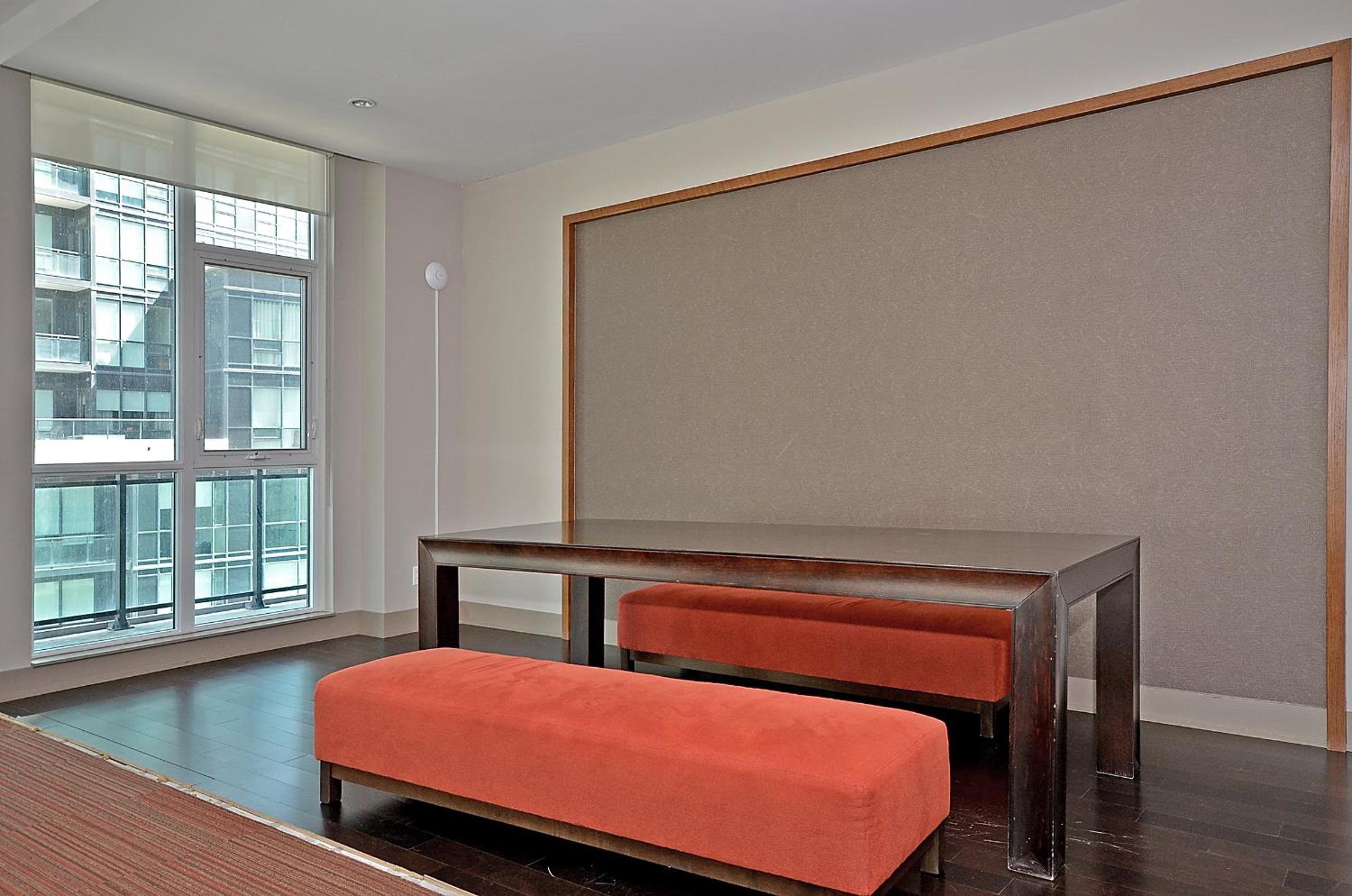 Royal Stays Furnished Apartments - Square One