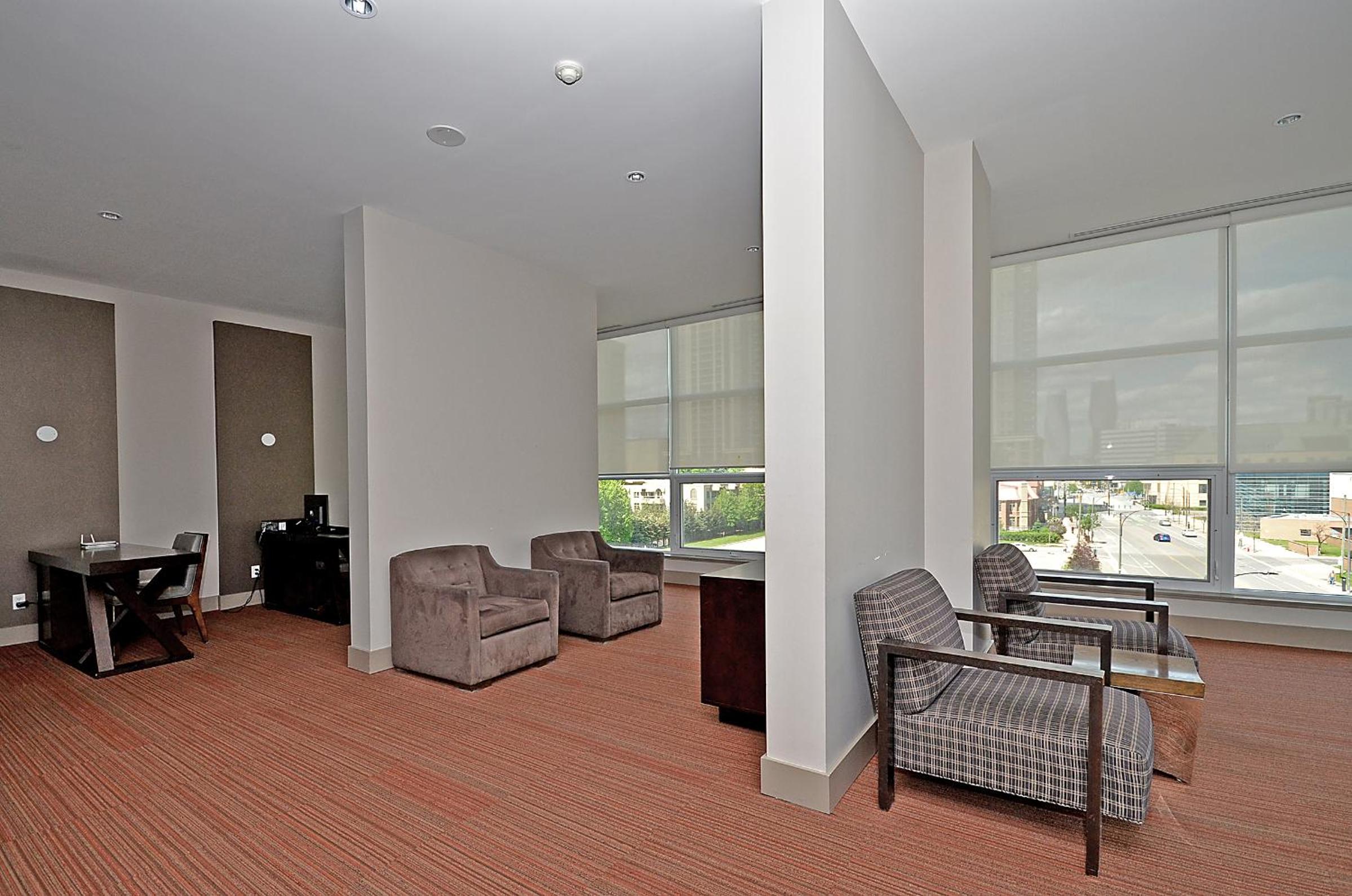 Royal Stays Furnished Apartments - Square One