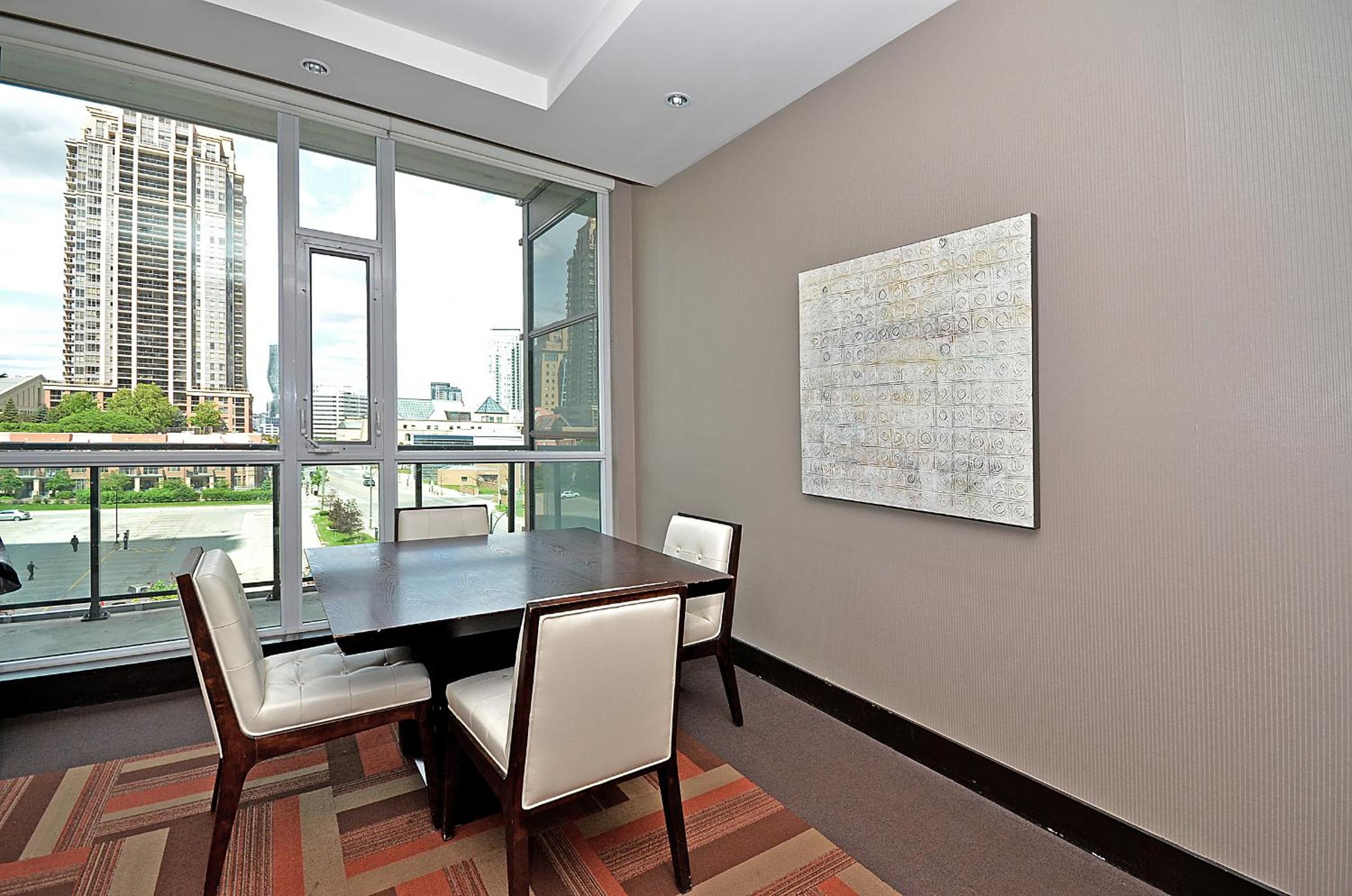 Royal Stays Furnished Apartments - Square One