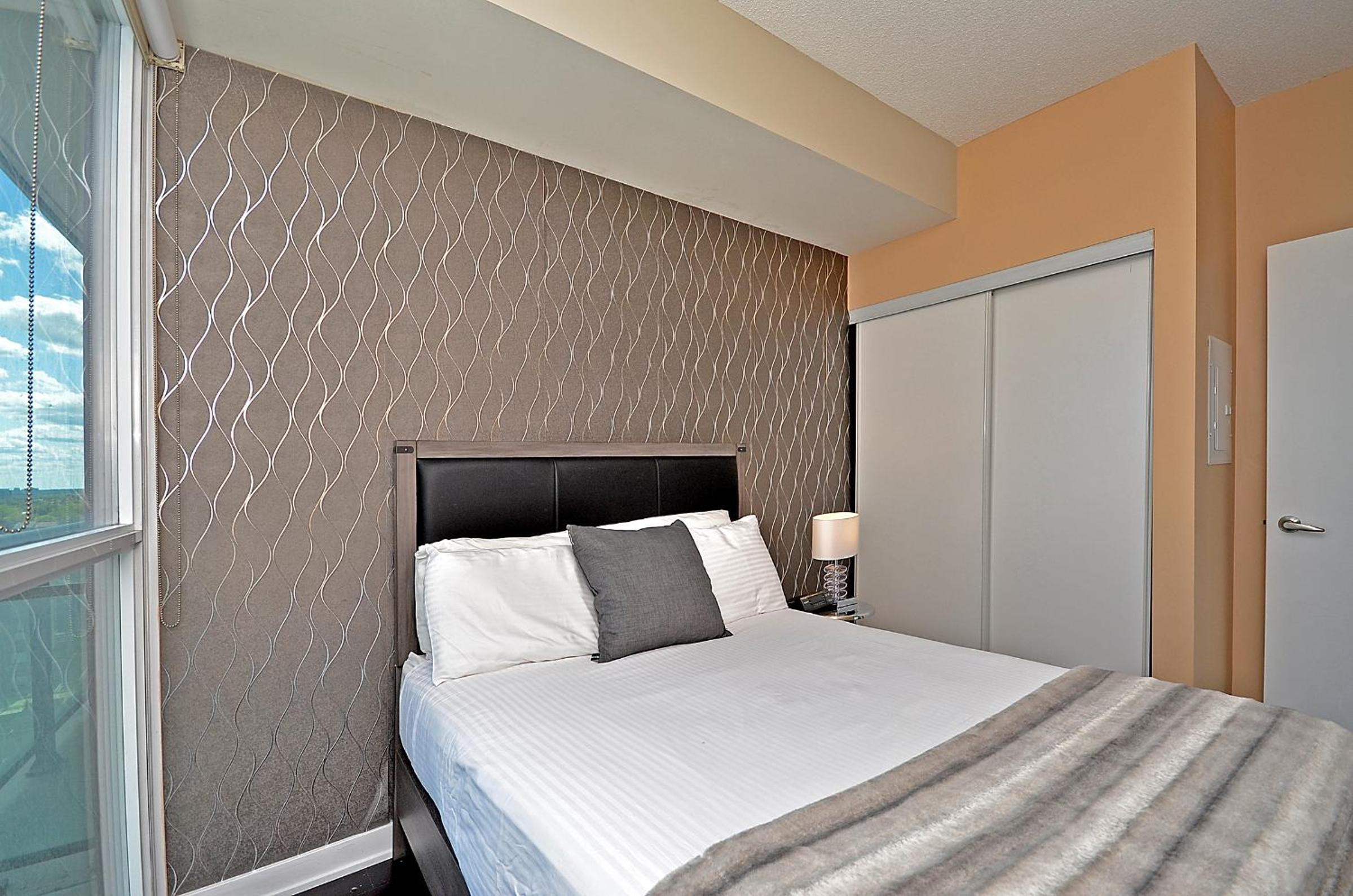 Royal Stays Furnished Apartments - Square One