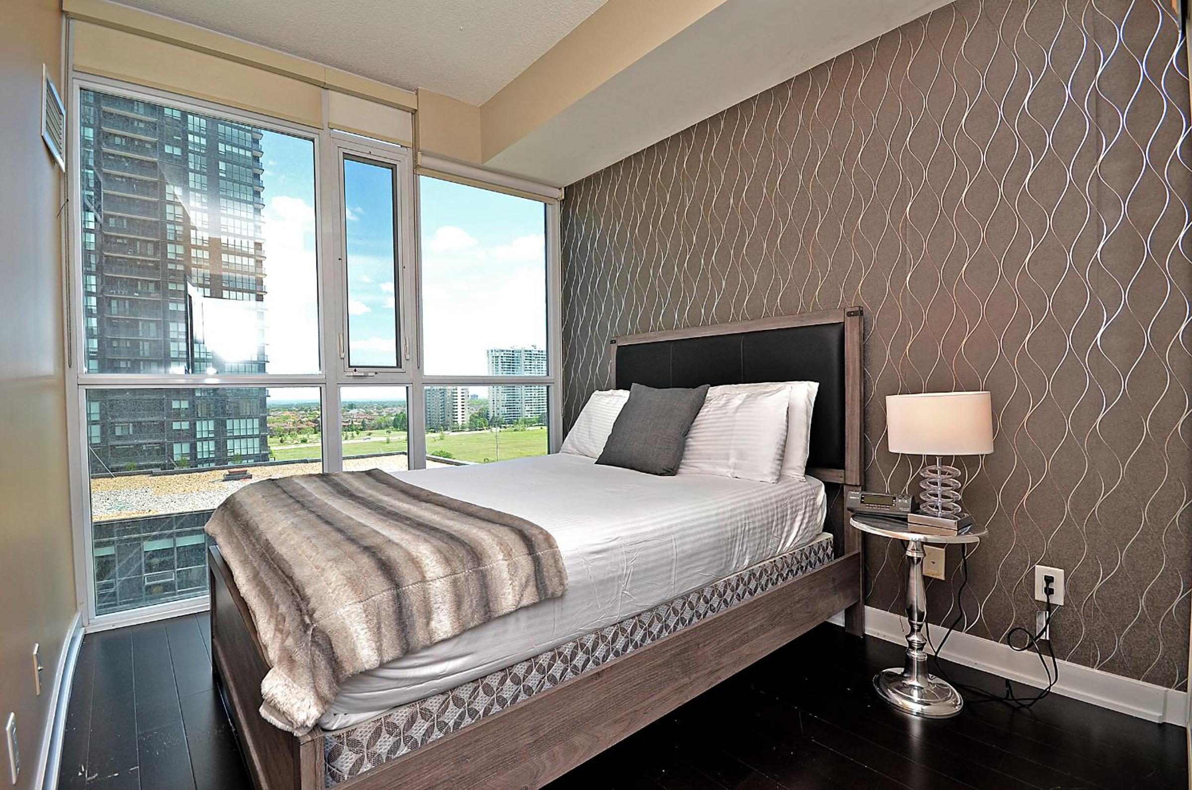 Royal Stays Furnished Apartments - Square One