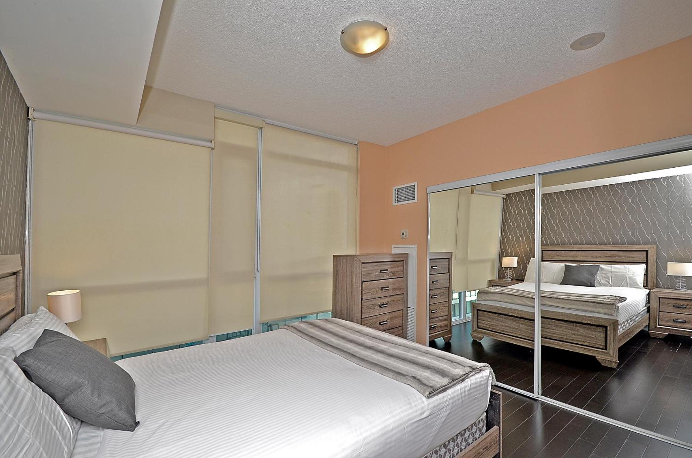 Royal Stays Furnished Apartments - Square One