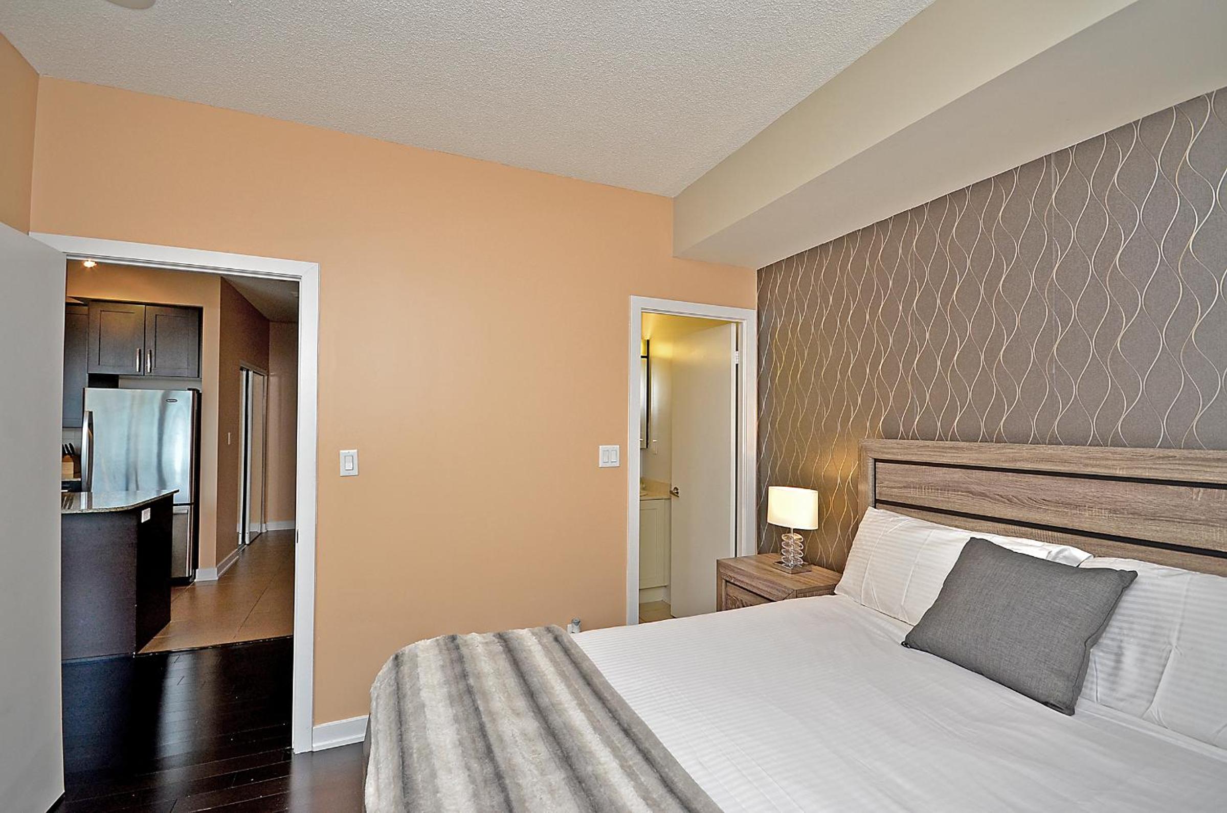 Royal Stays Furnished Apartments - Square One