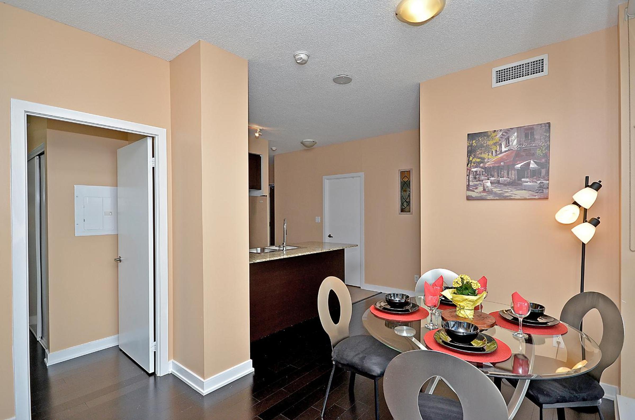 Royal Stays Furnished Apartments - Square One