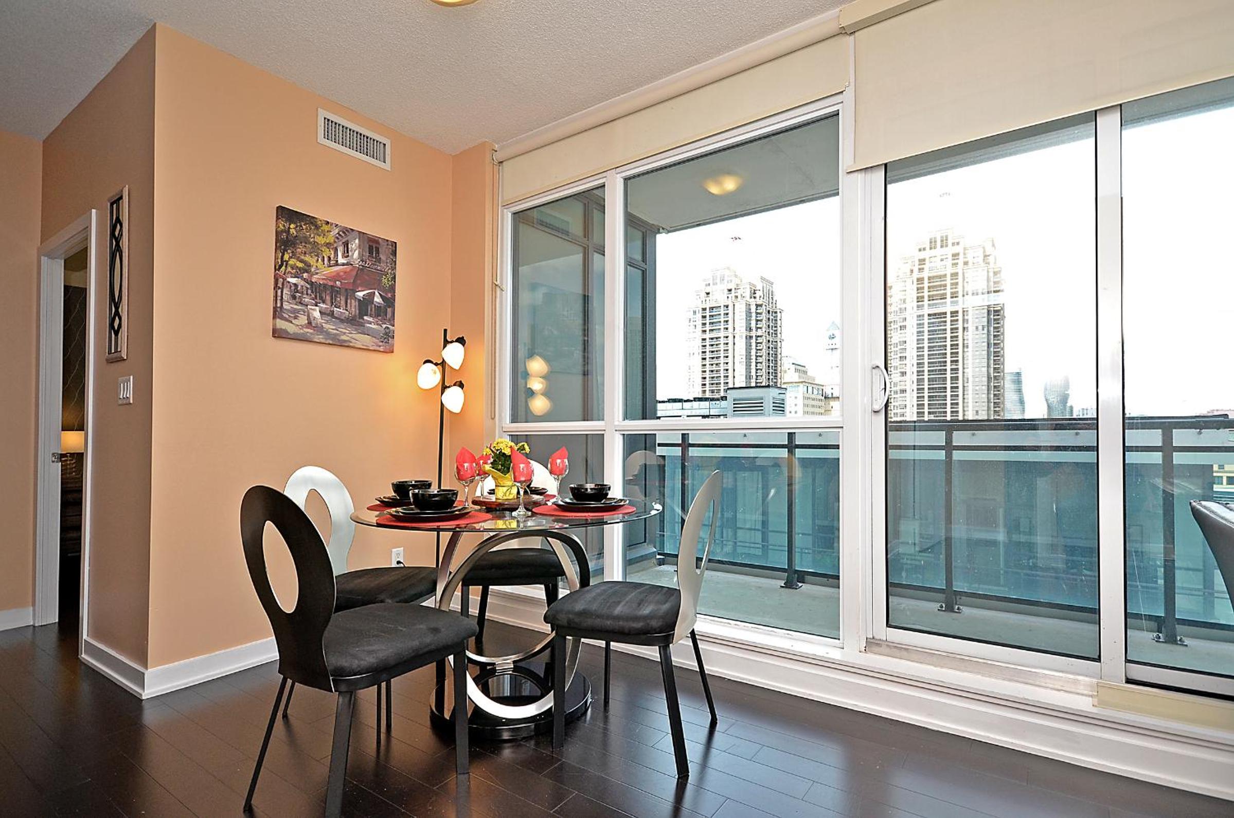 Royal Stays Furnished Apartments - Square One
