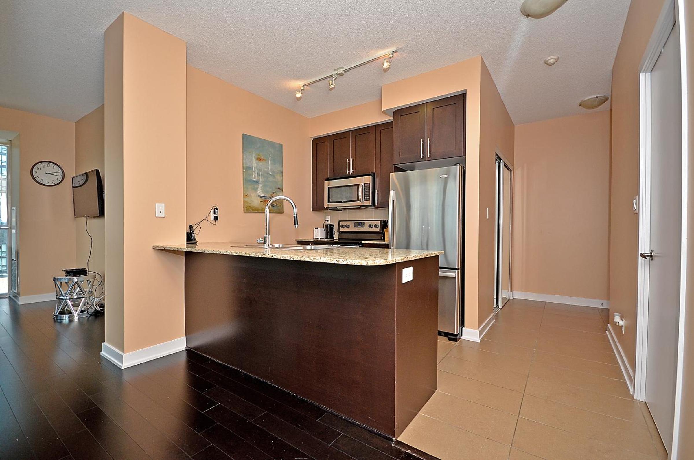 Royal Stays Furnished Apartments - Square One