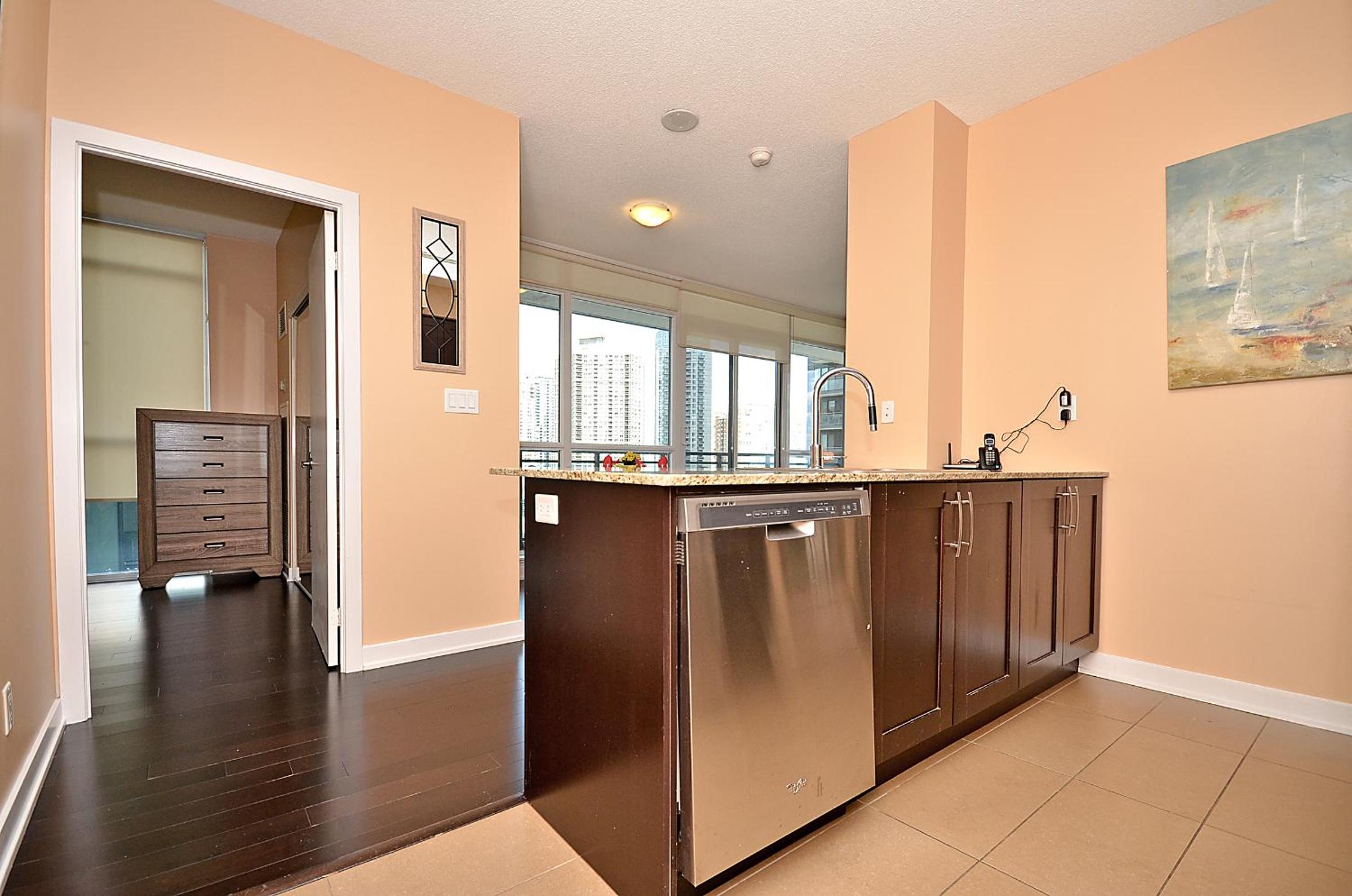 Royal Stays Furnished Apartments - Square One