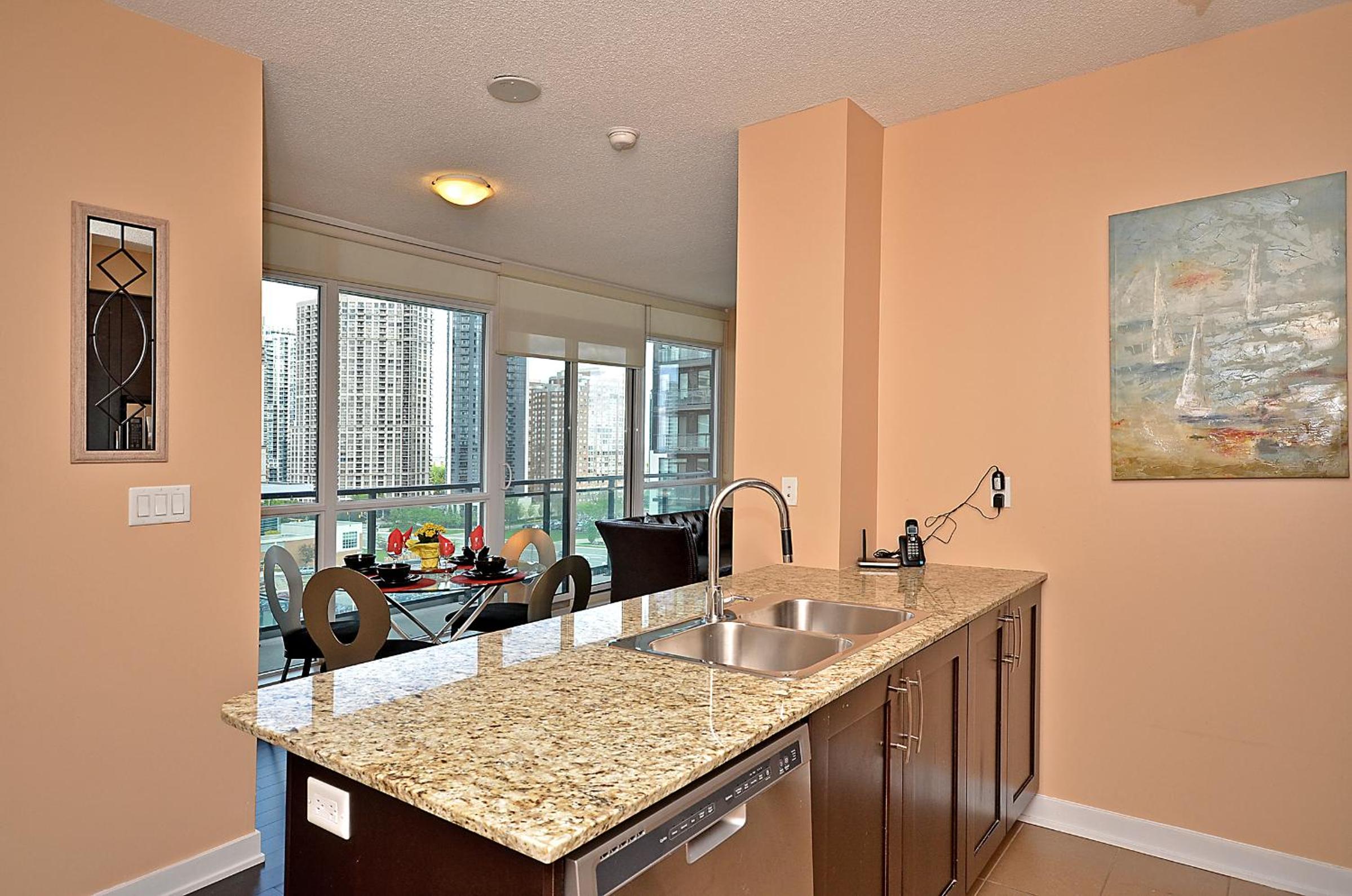 Royal Stays Furnished Apartments - Square One