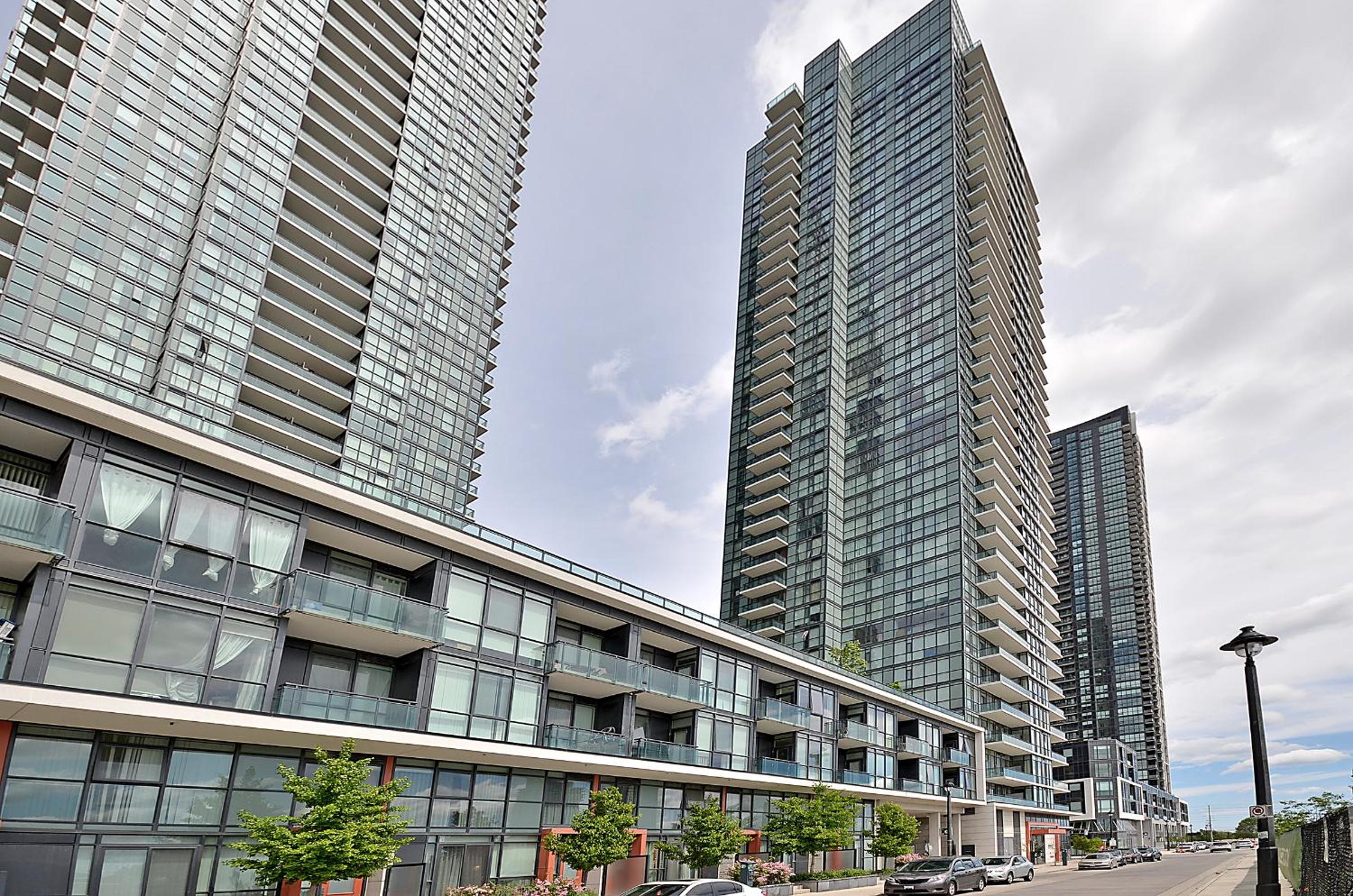 Royal Stays Furnished Apartments - Square One