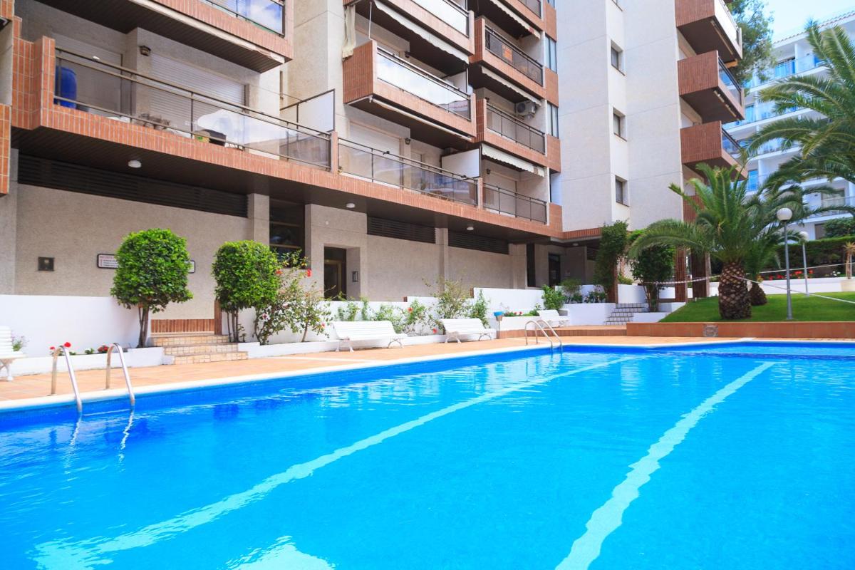 UHC Casalmar Apartments view 3