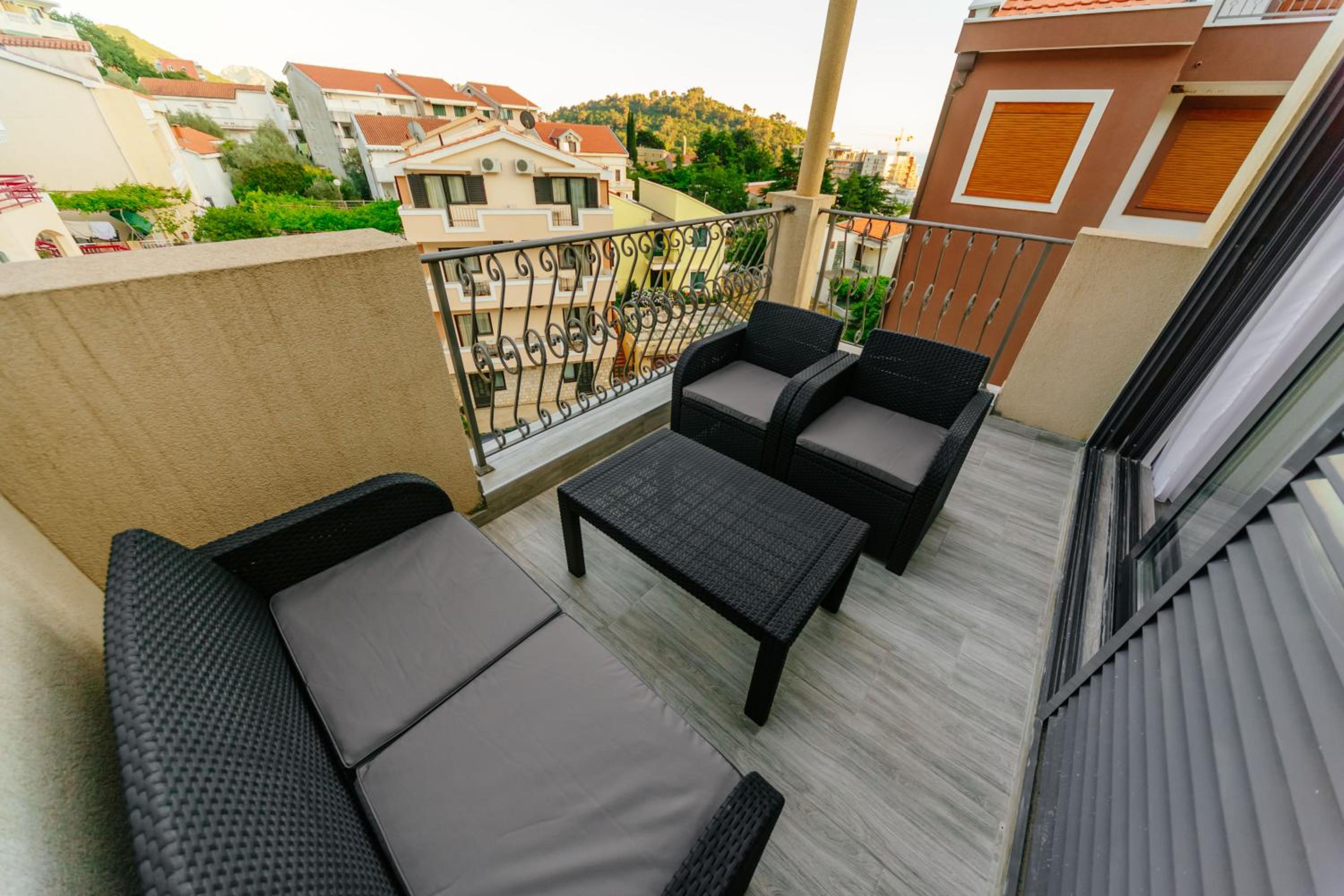 Opium Mar Apartments