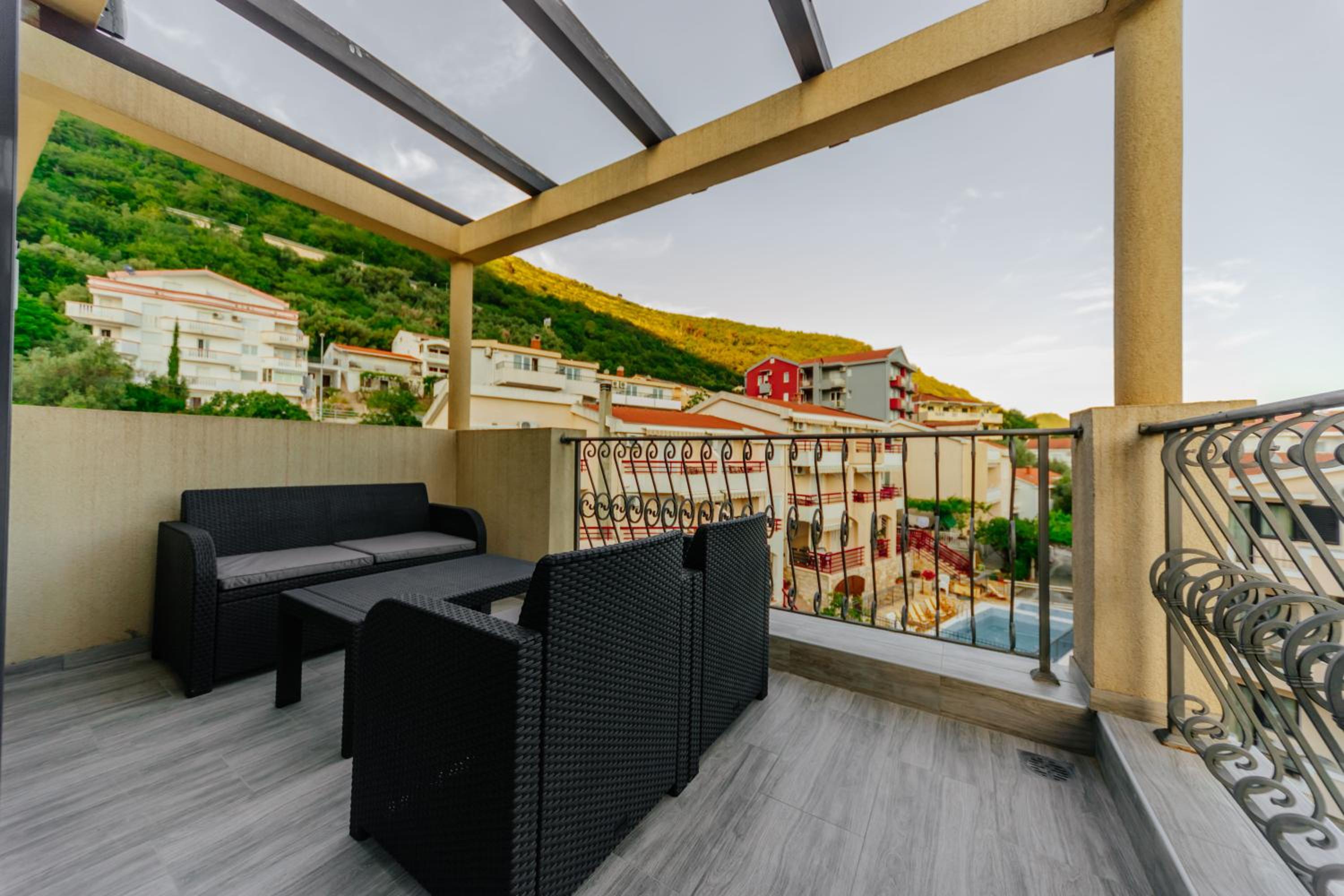 Opium Mar Apartments