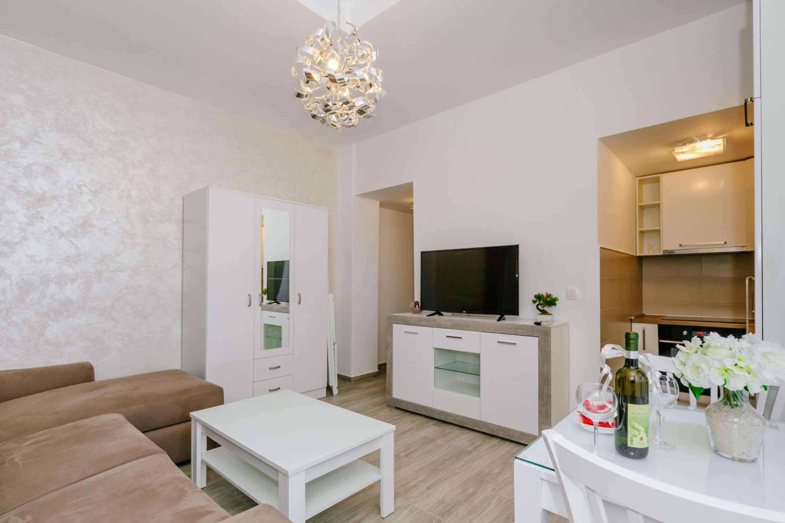 Opium Mar Apartments