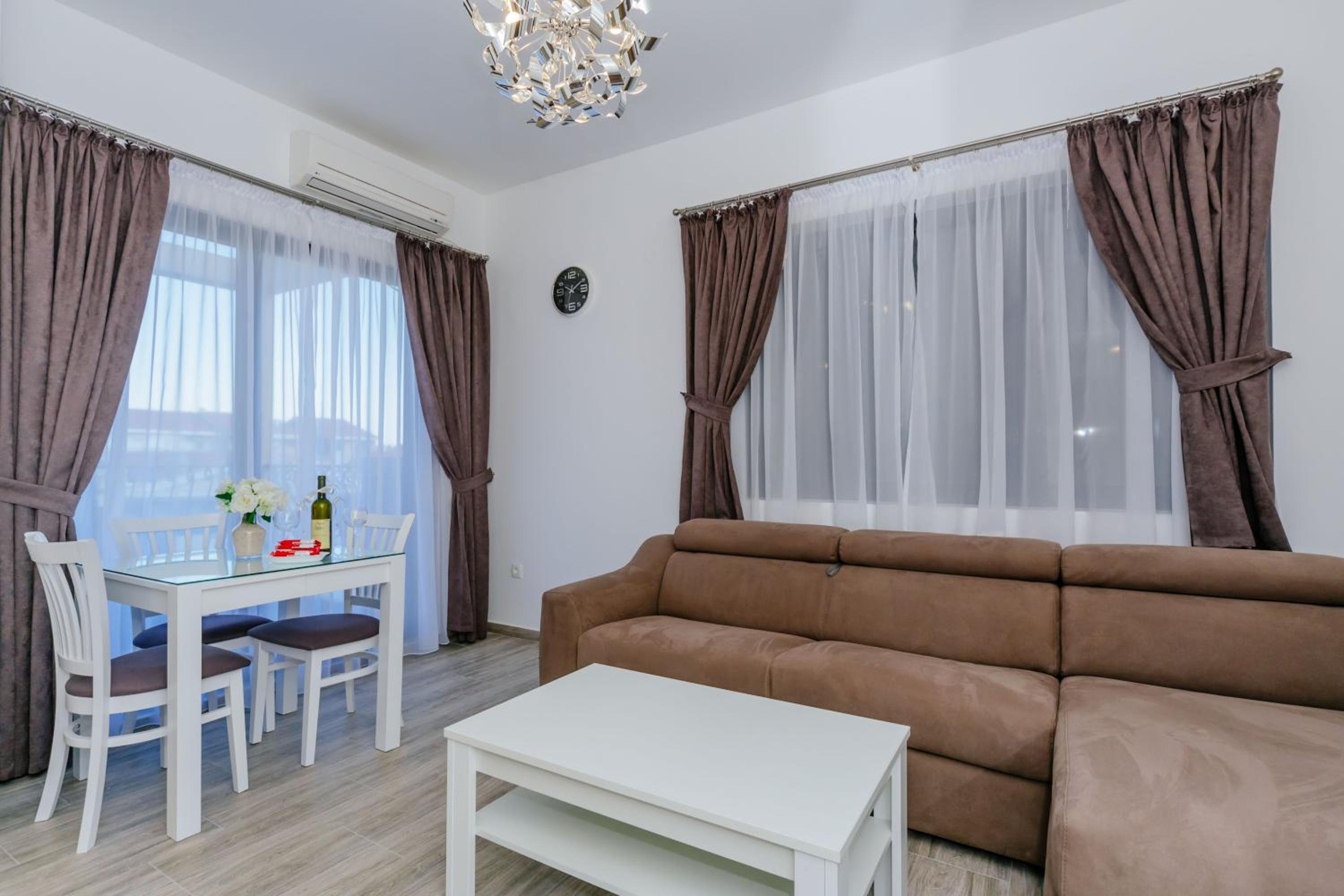 Opium Mar Apartments