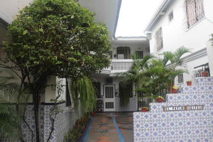 El Patio Suites