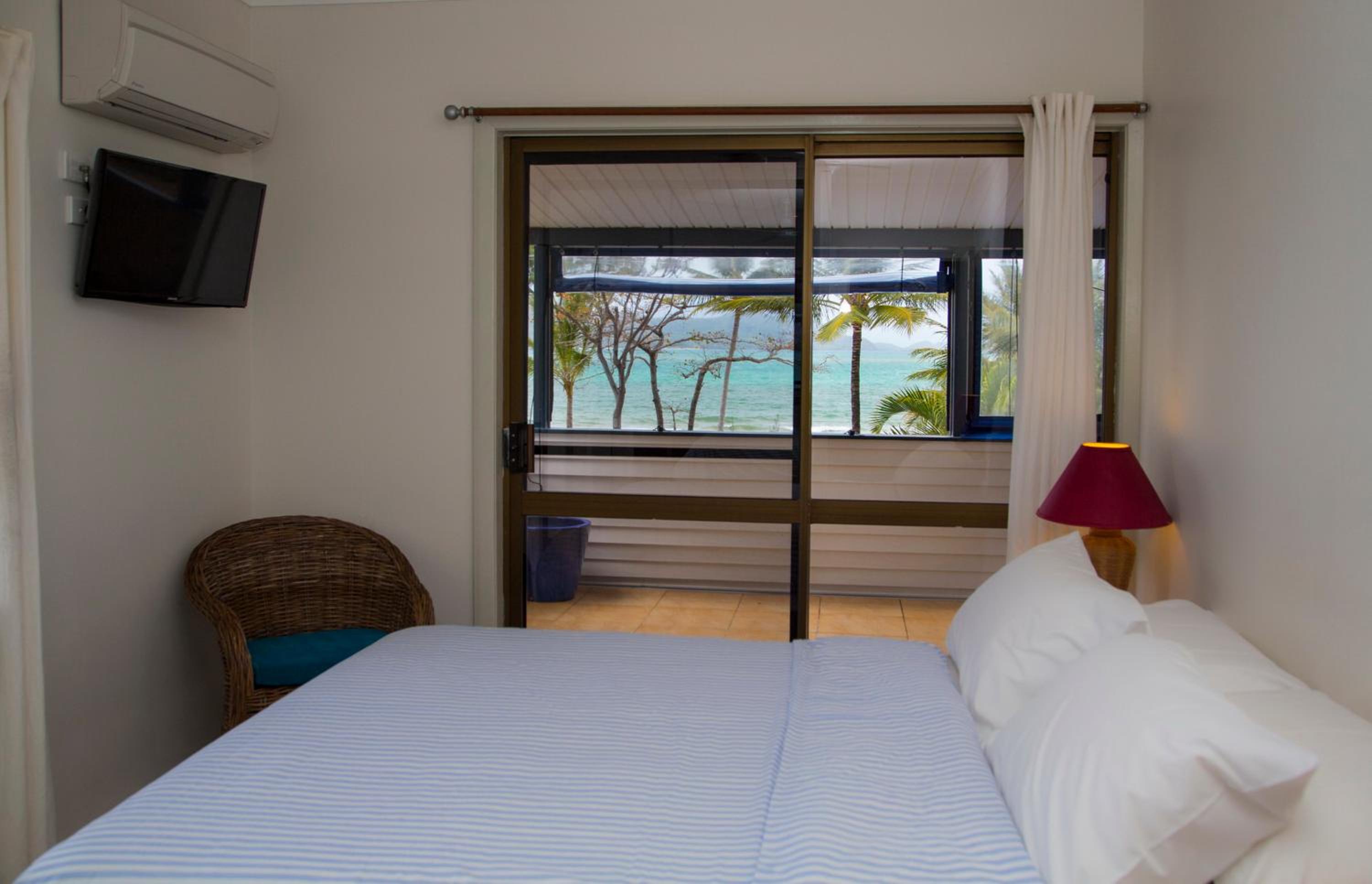 Apollo Jewel Beachfront Apartments