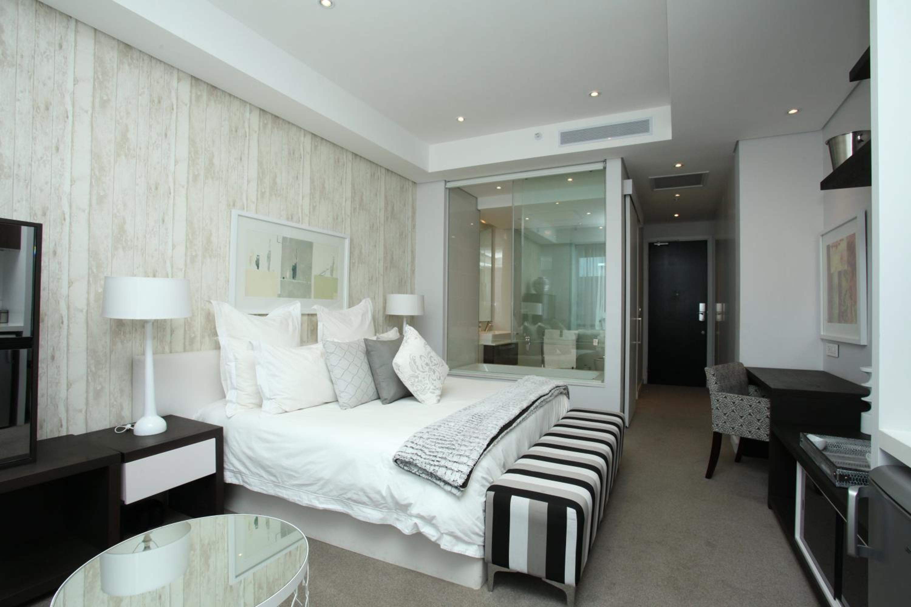 Luxury @ Sandton Skye