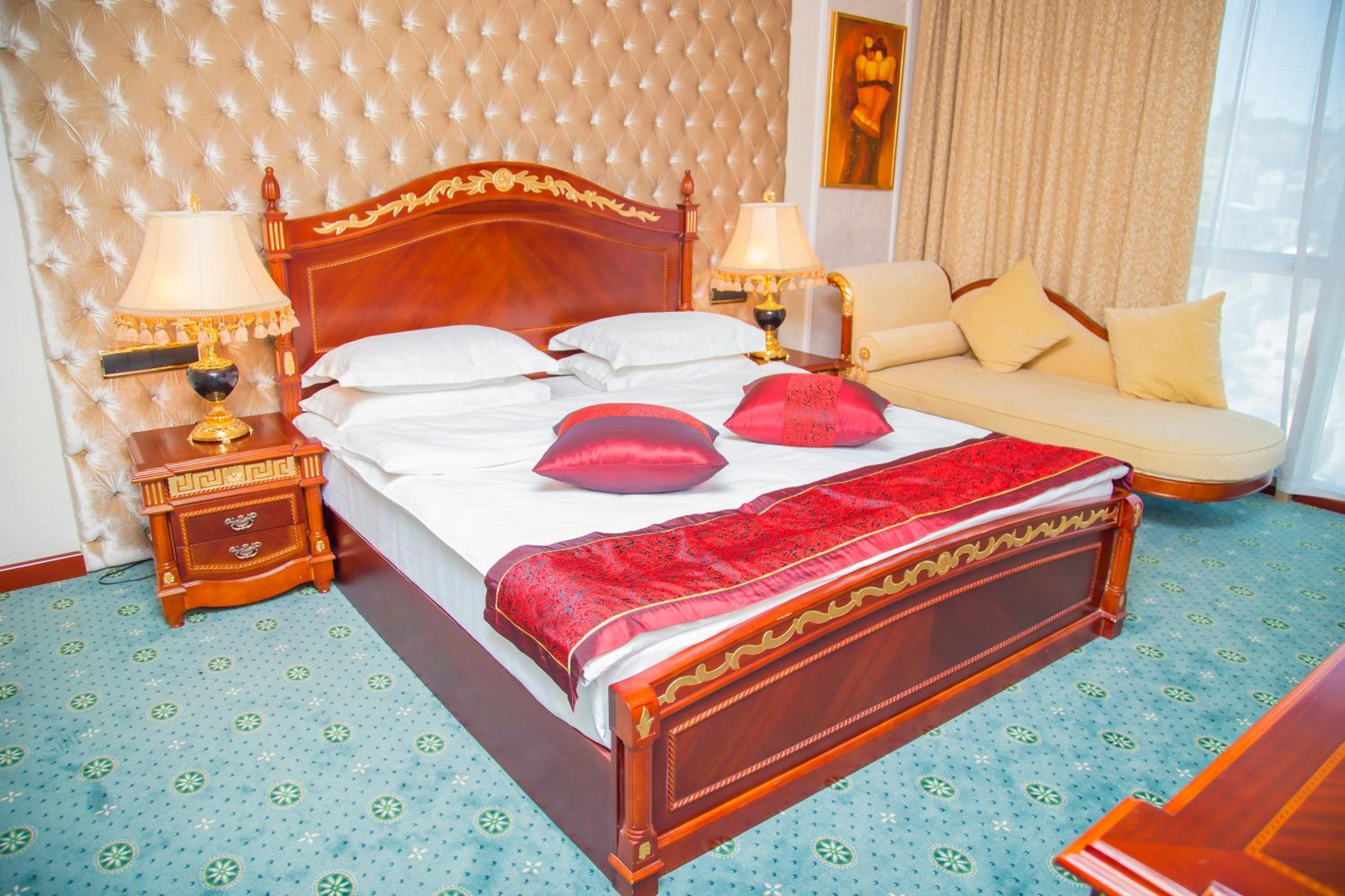 Golden Coast Hotel