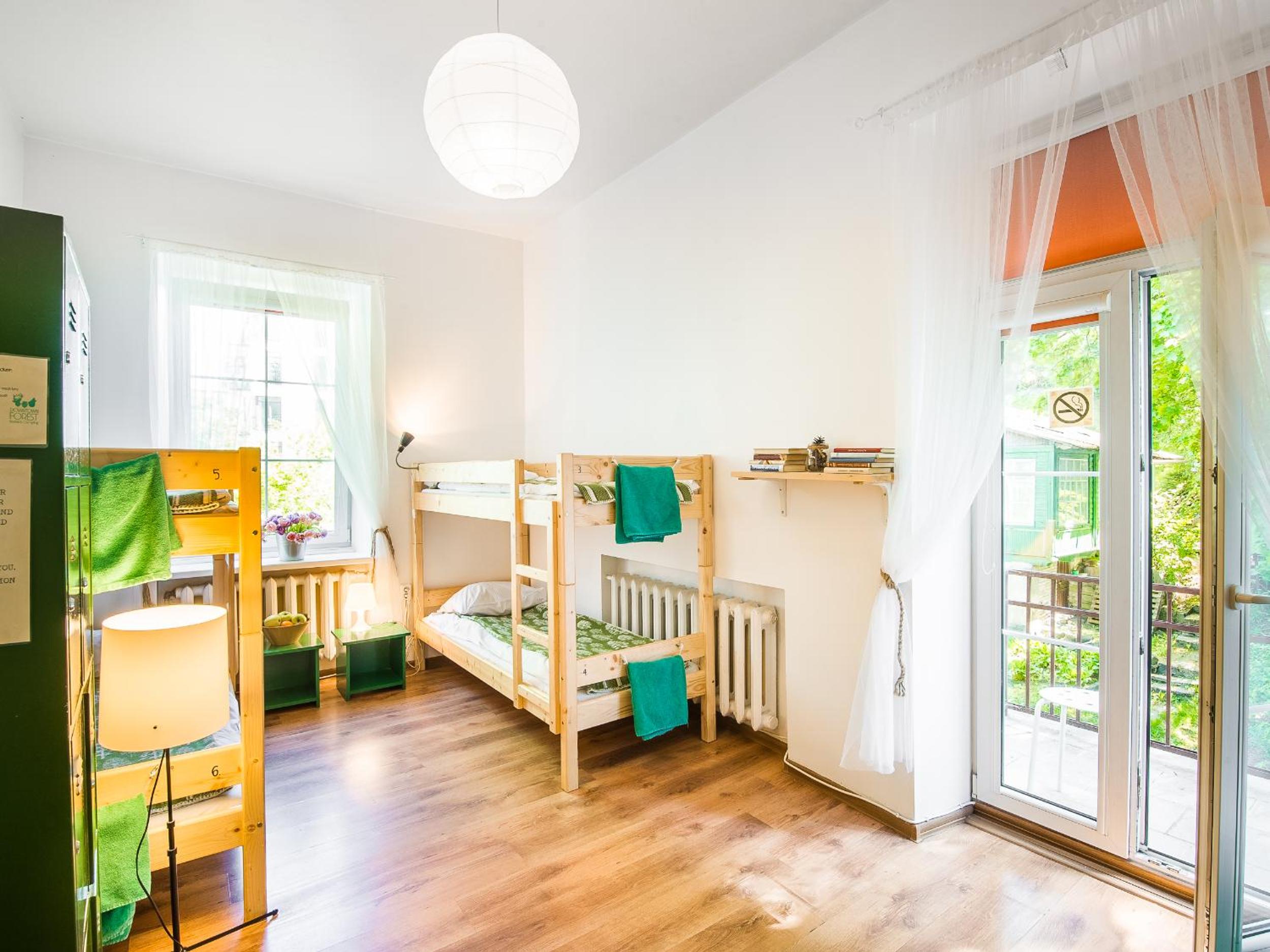 Downtown Forest Hostel & Camping