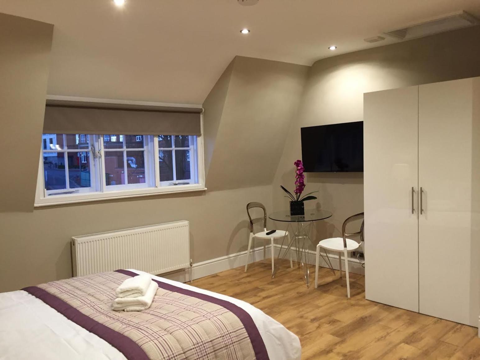 Number 1 Park Apartments view 4