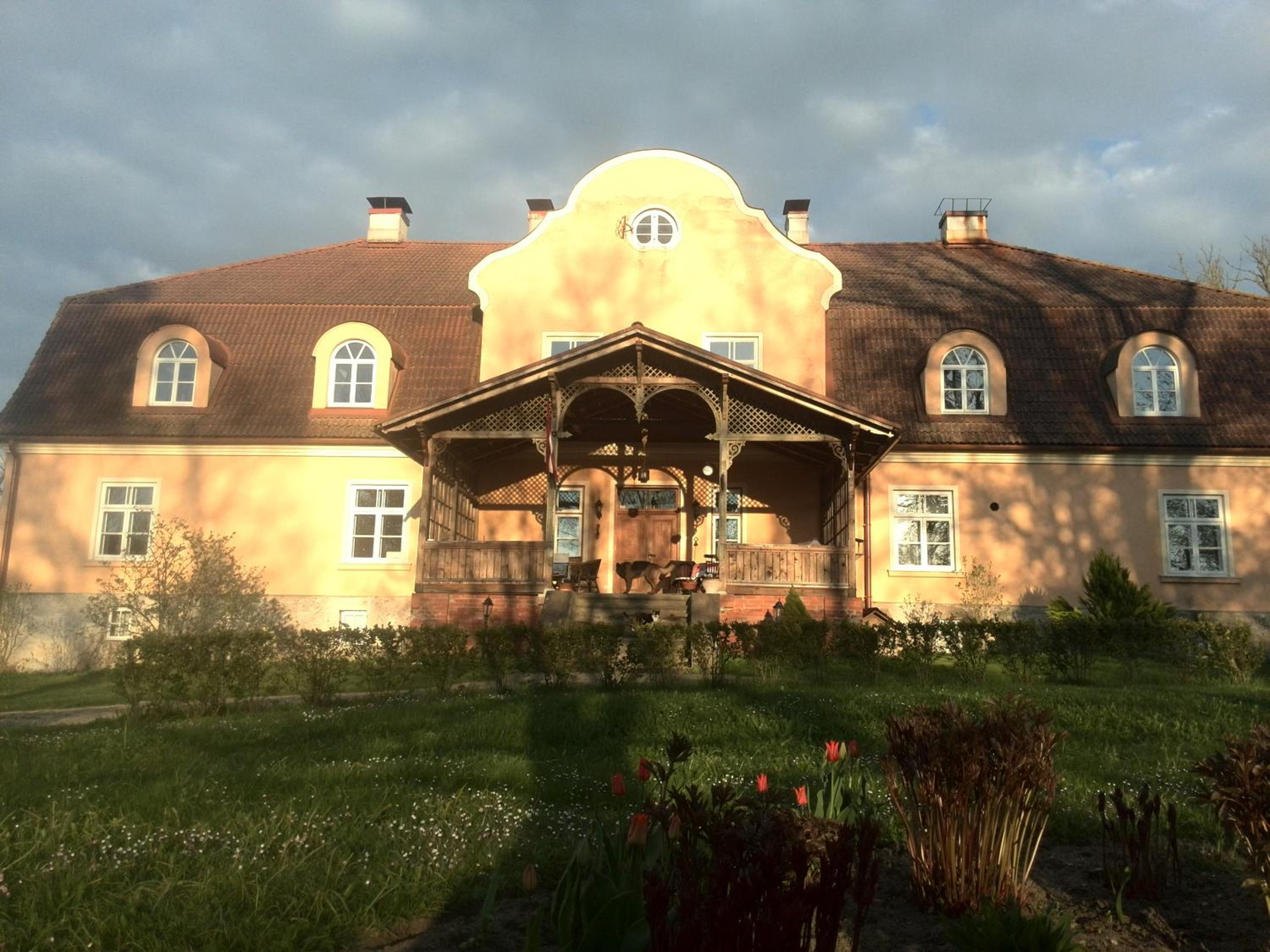 Photo 8