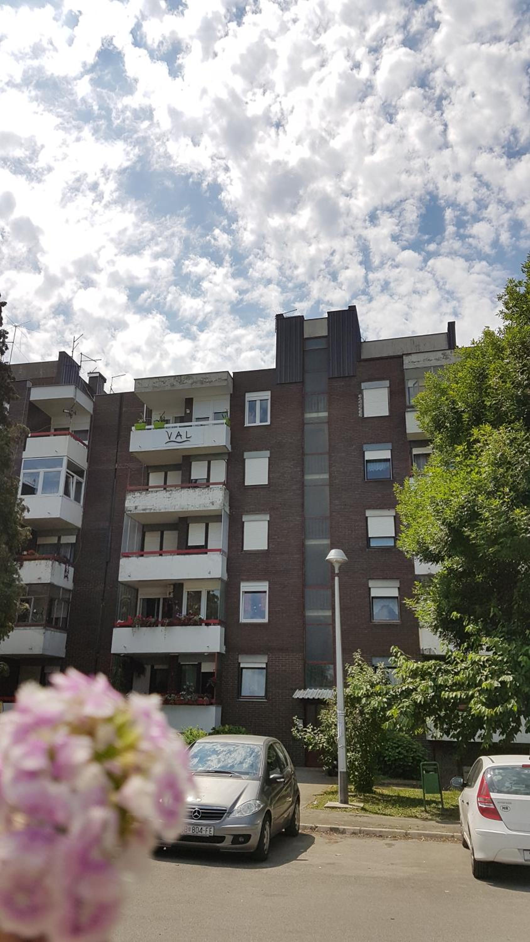 Hotel Studio-Apartment VAL - Luxury massage chair - Private SPA- Hot Tub, Infrared Sauna, , Parking with video surveillance, Entry with PIN 0 - 24h, FREE CANCELL - Image 1