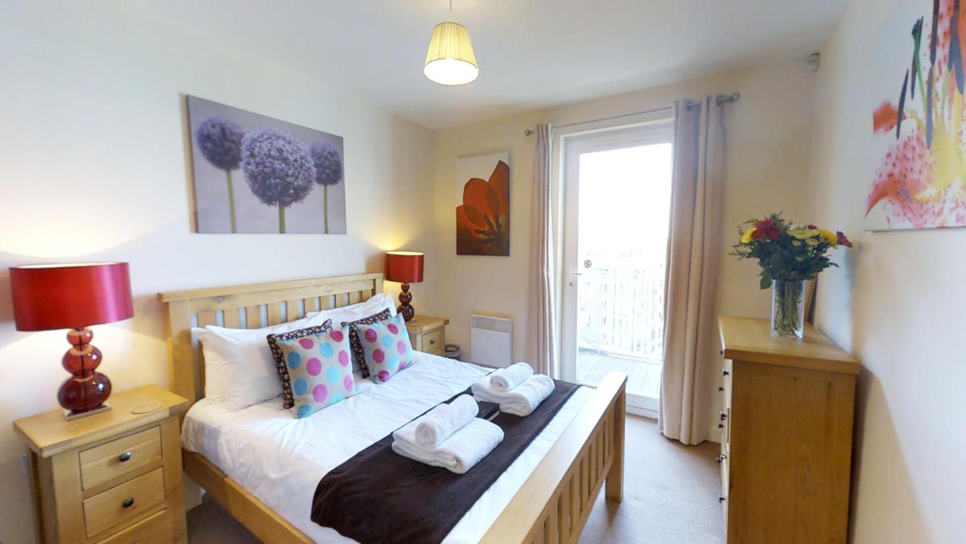 Signet Apartments - The Triangle view 2