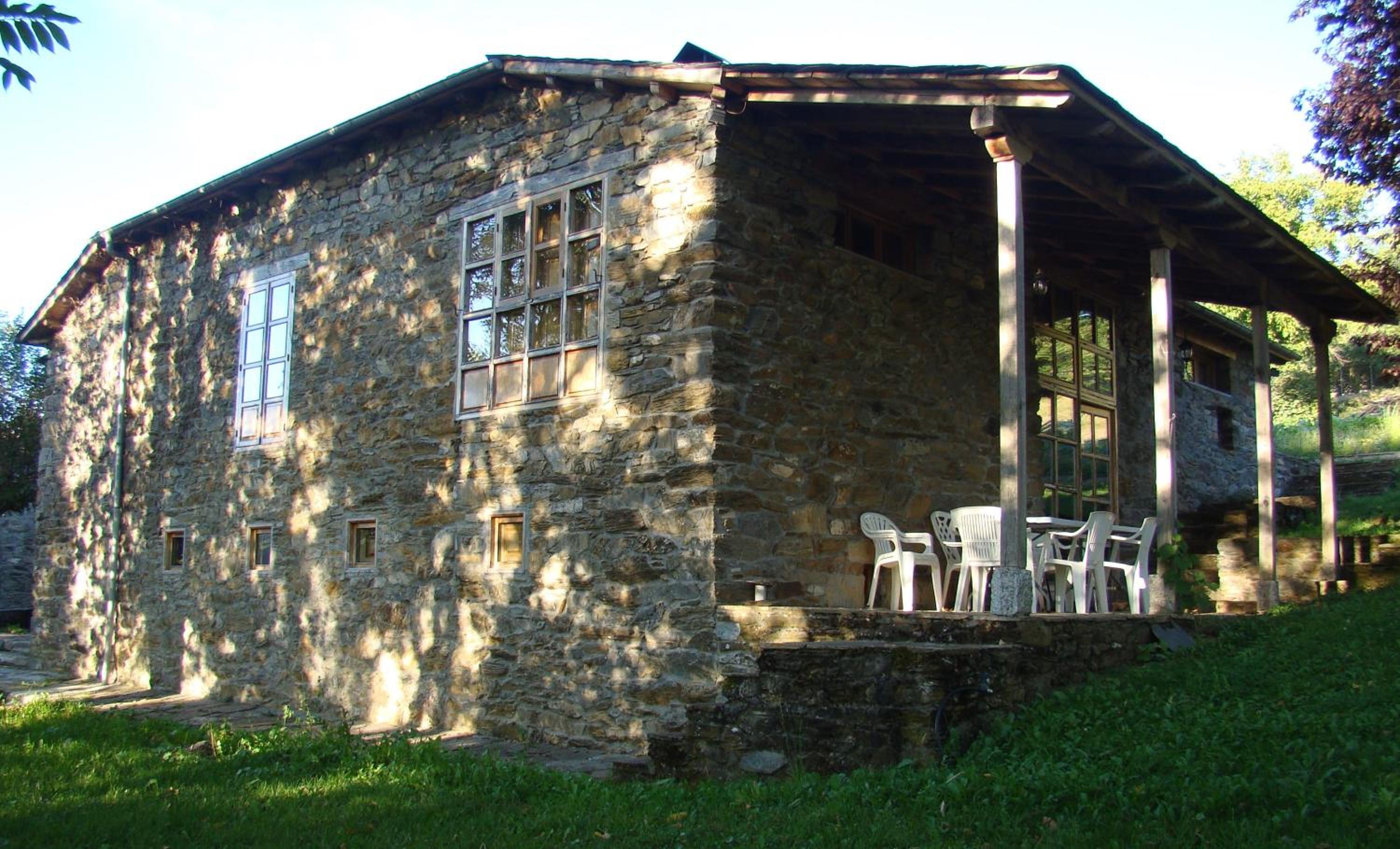 Casa dos Pedrouzos view 3