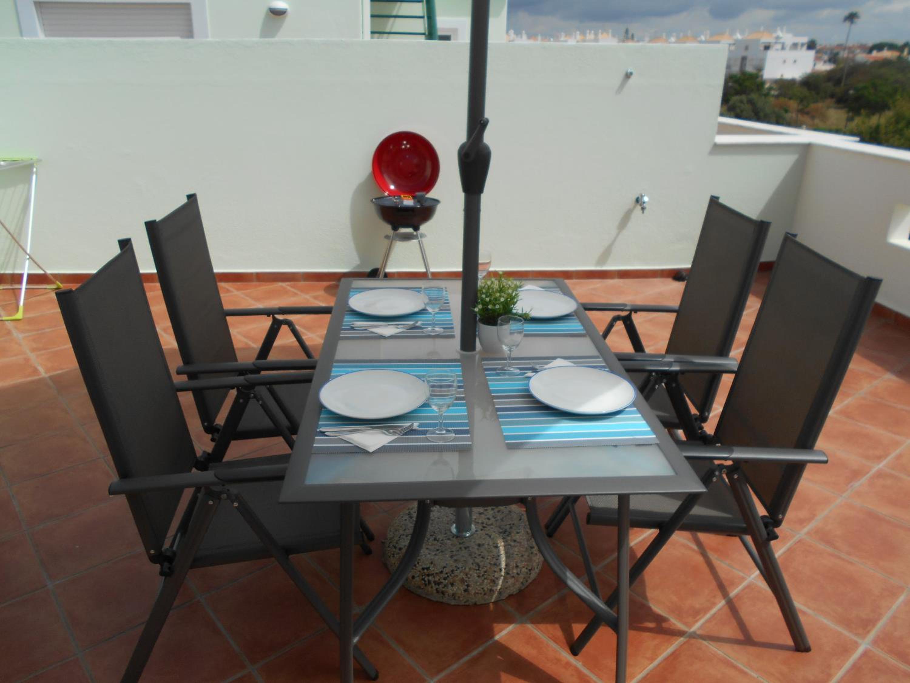 Central apartment-terrace and pool view 5