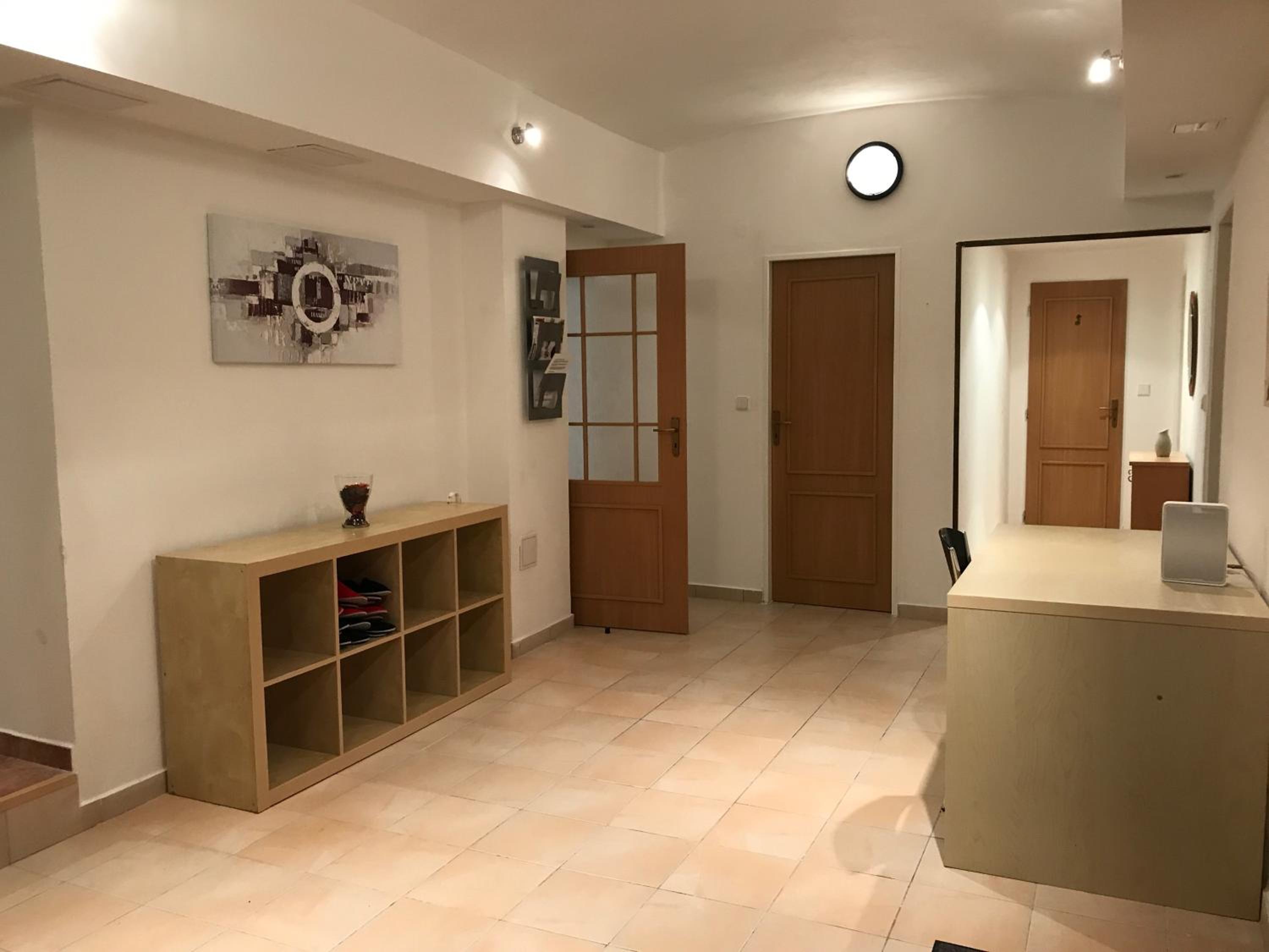 Big Homebase with Billardtable