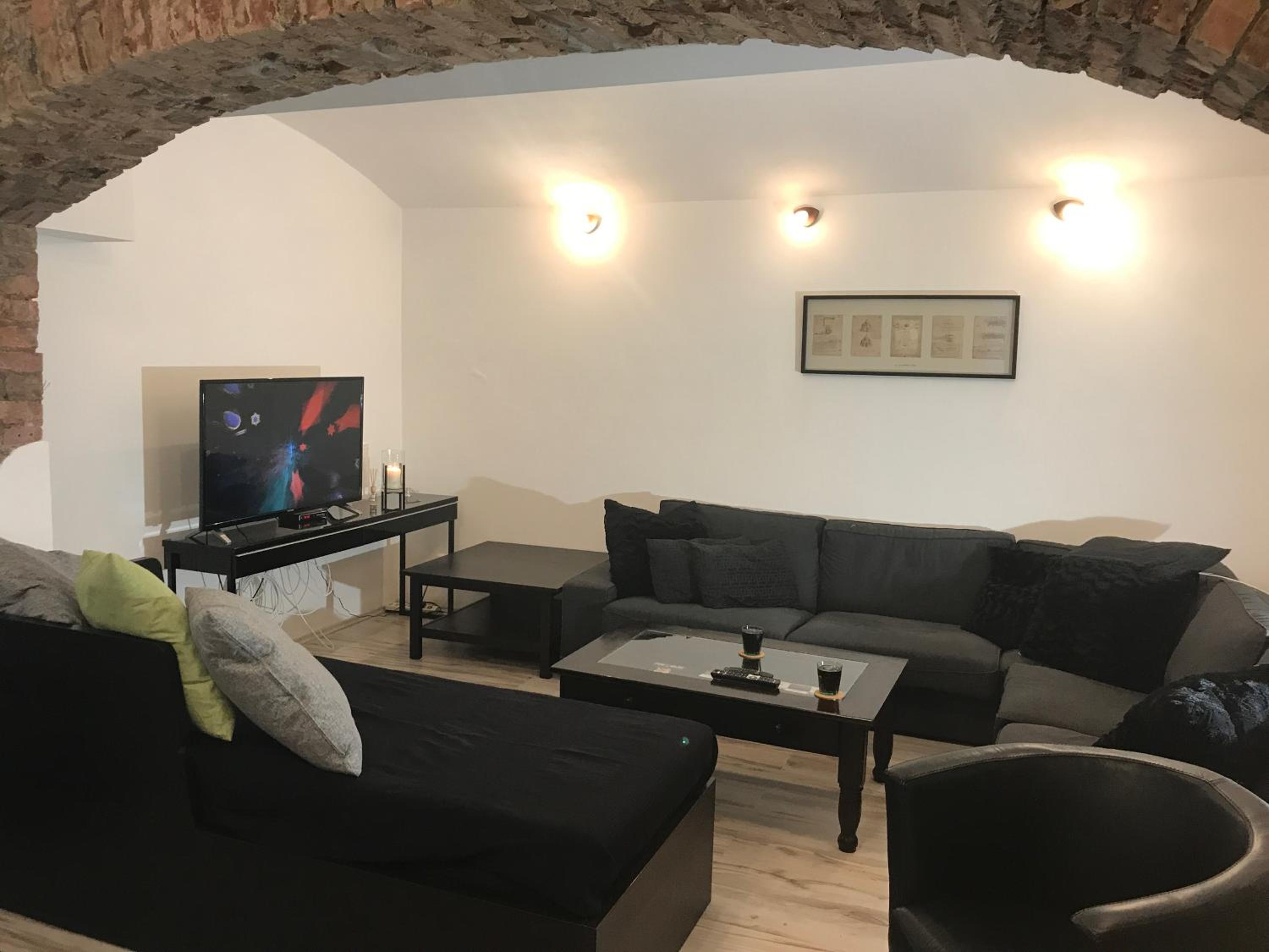 Big Homebase with Billardtable