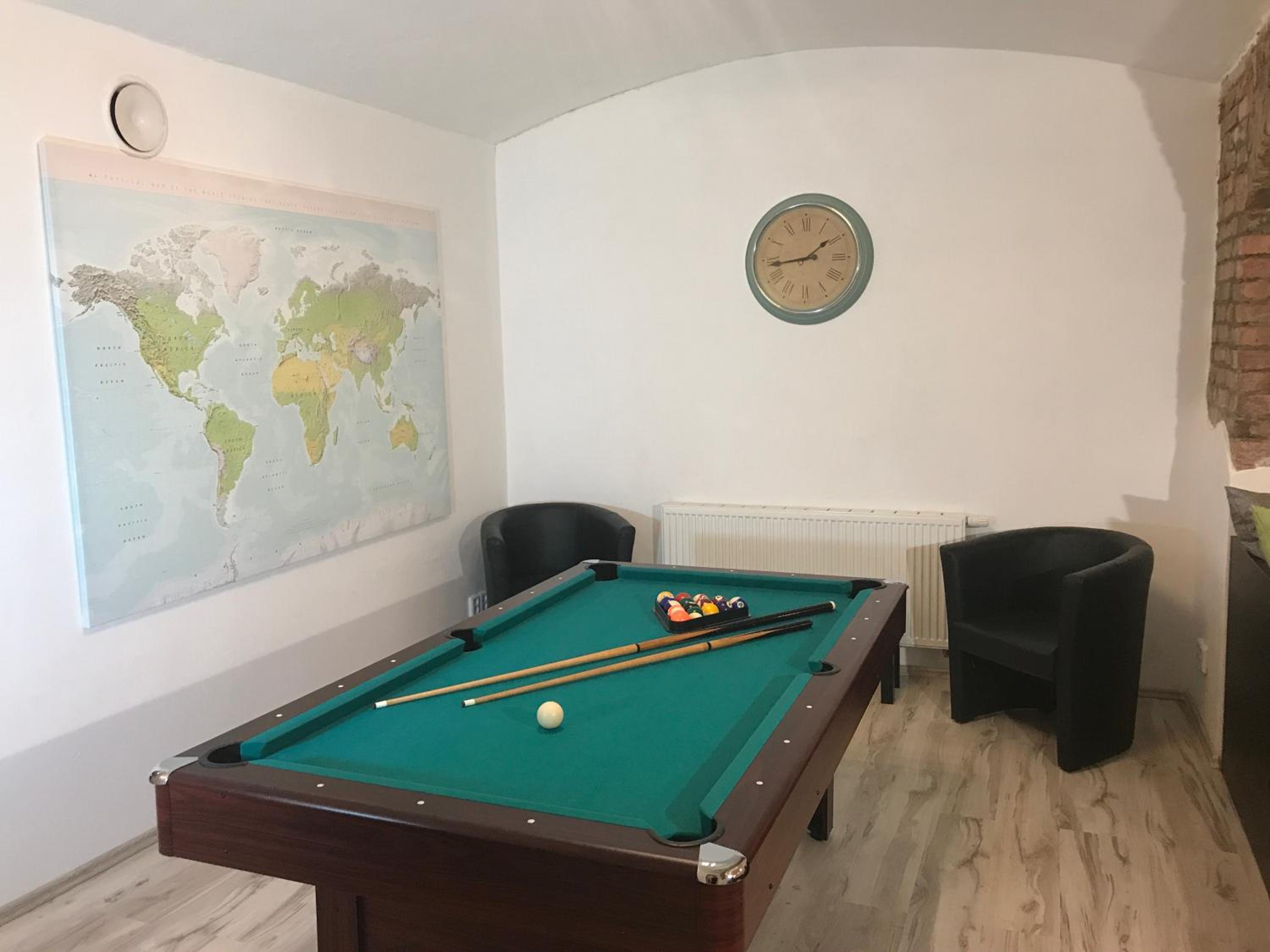 Big Homebase with Billardtable