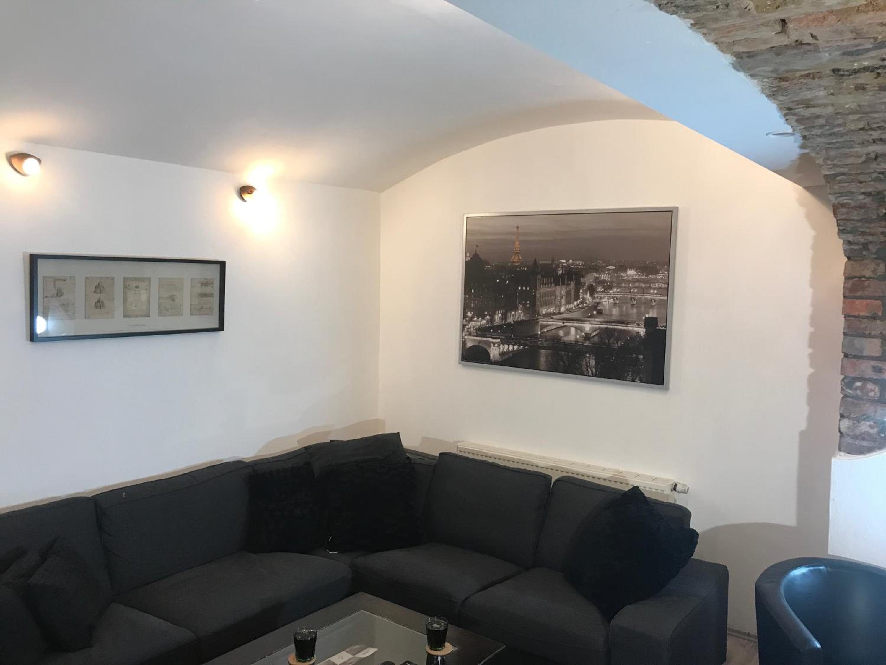 Big Homebase with Billardtable
