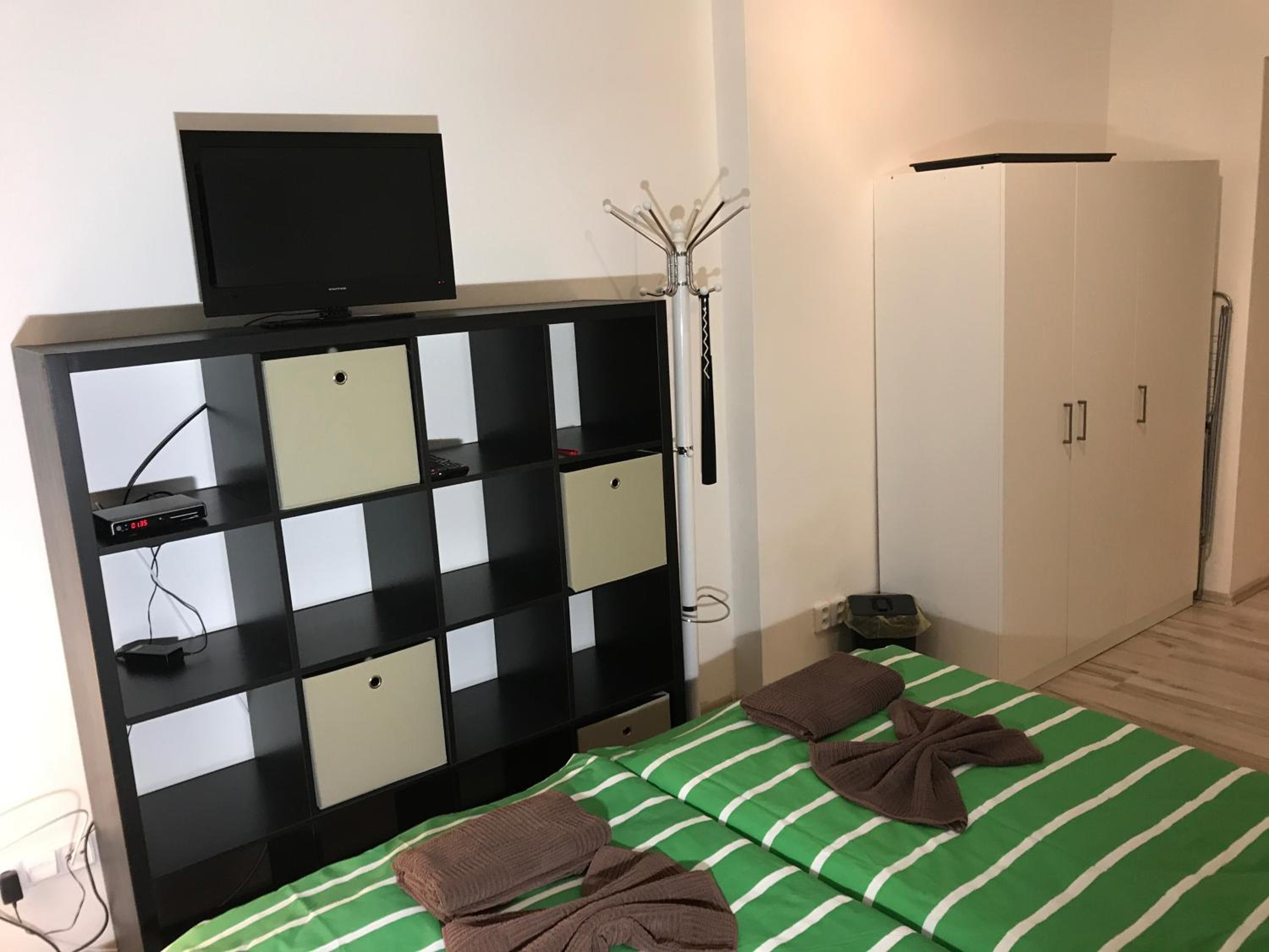 Big Homebase with Billardtable